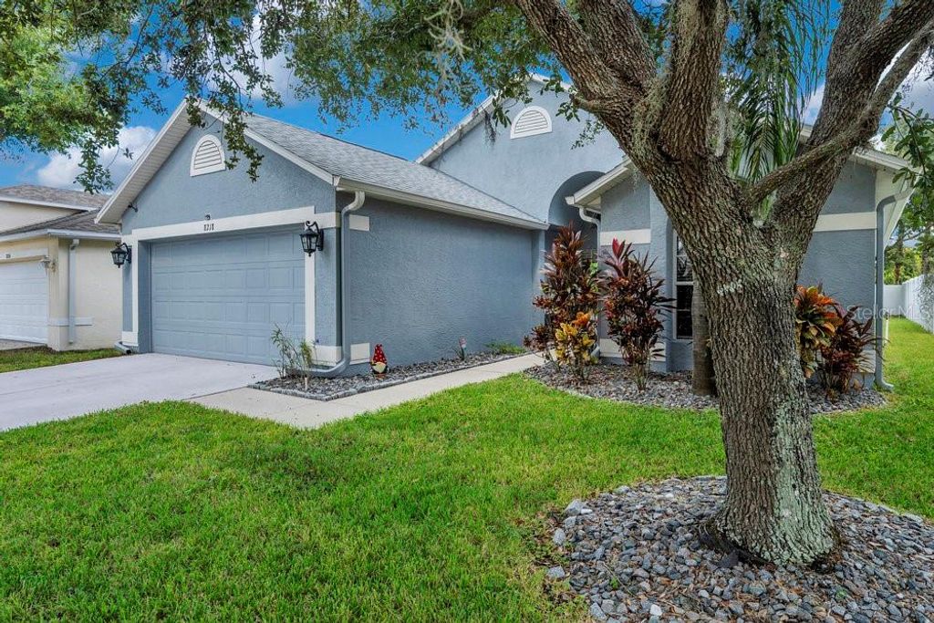 Photo of 8218 Carriage Pointe Drive, Gibsonton, FL 33534 (MLS # TB8440516)