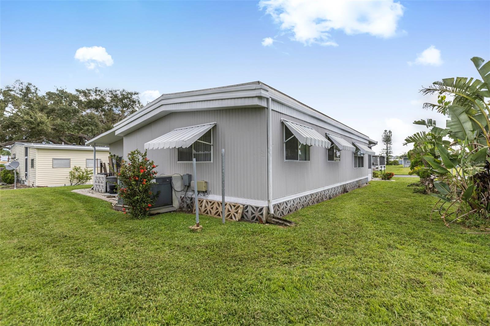LA CASA MHP CO-OP - Residential