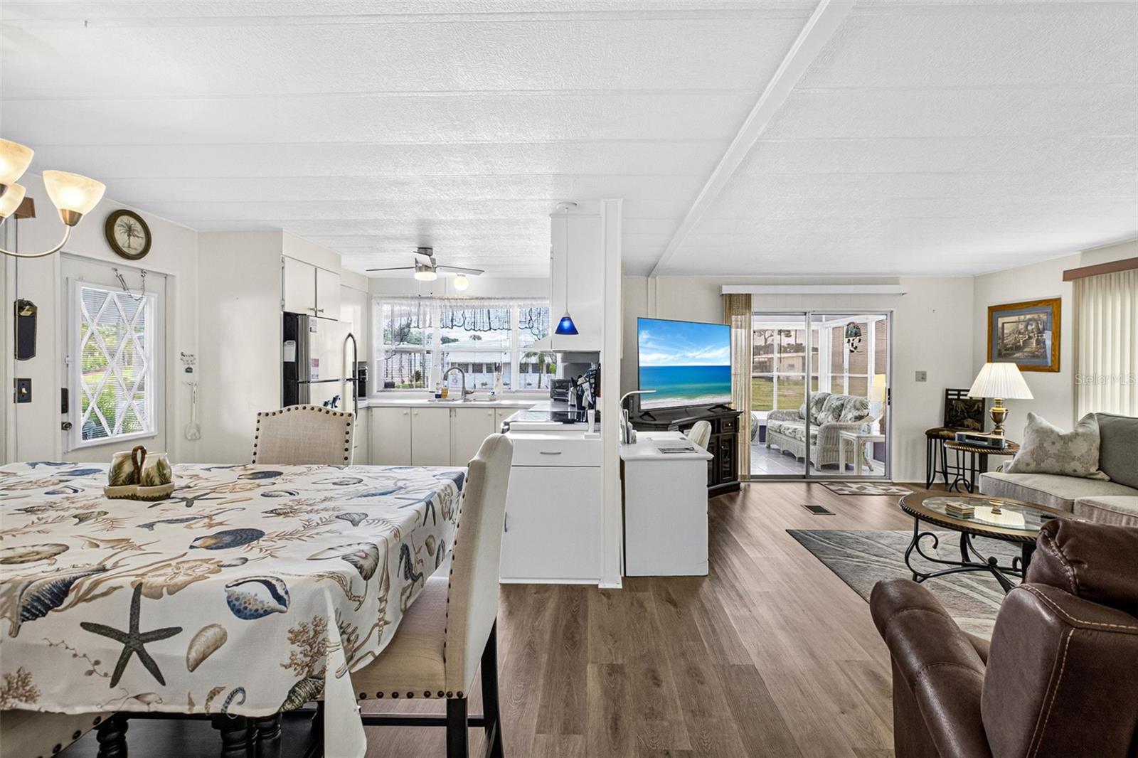 LA CASA MHP CO-OP - Residential