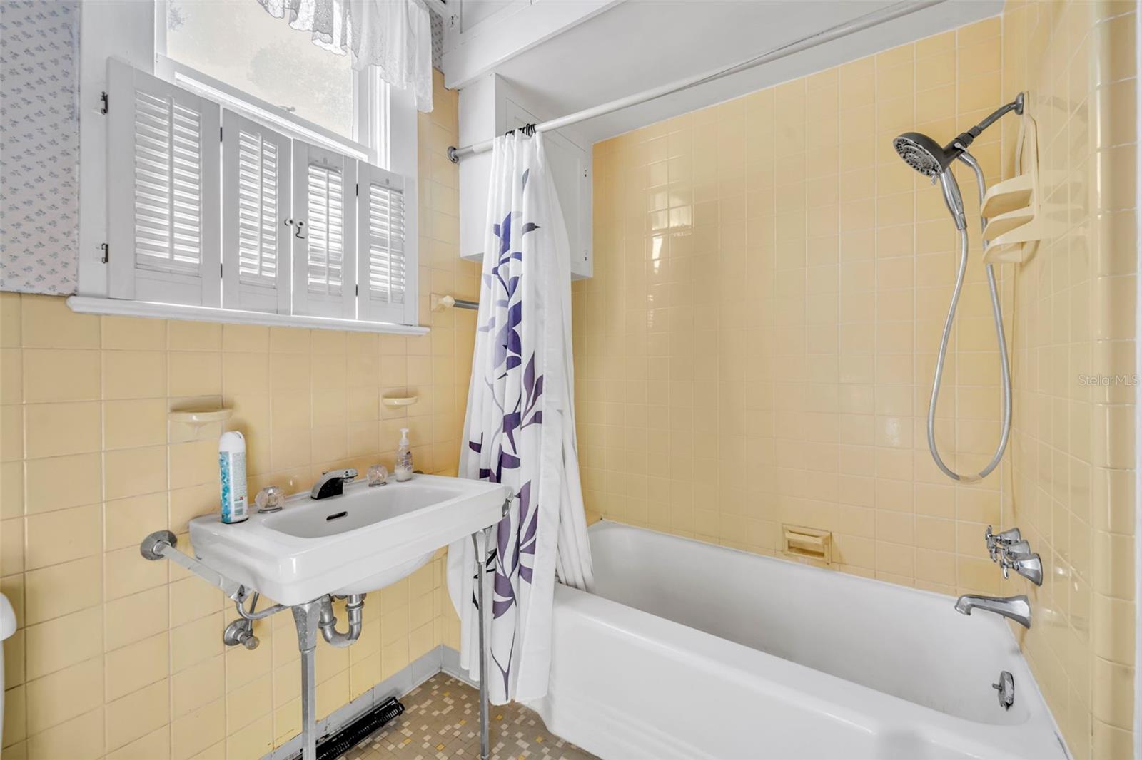 ORANGE HEIGHTS - Residential