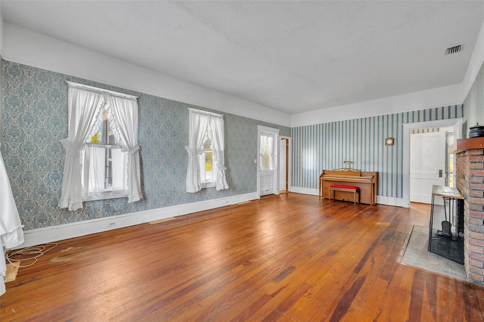 ORANGE HEIGHTS - Residential