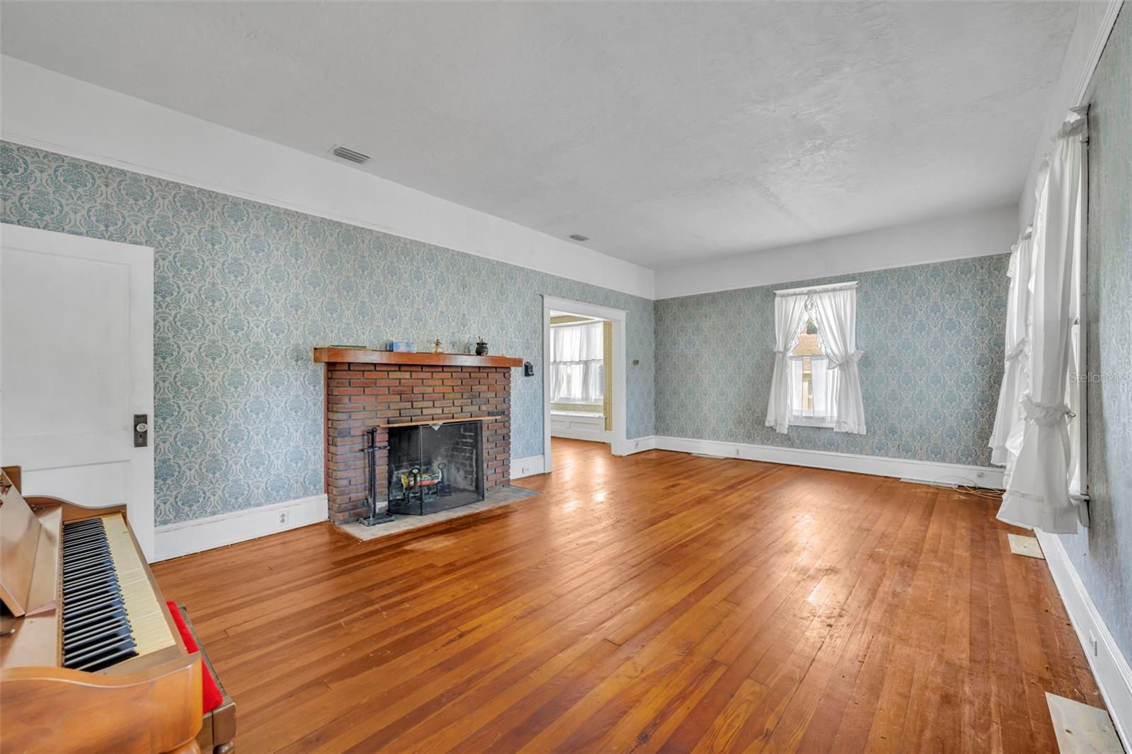 ORANGE HEIGHTS - Residential