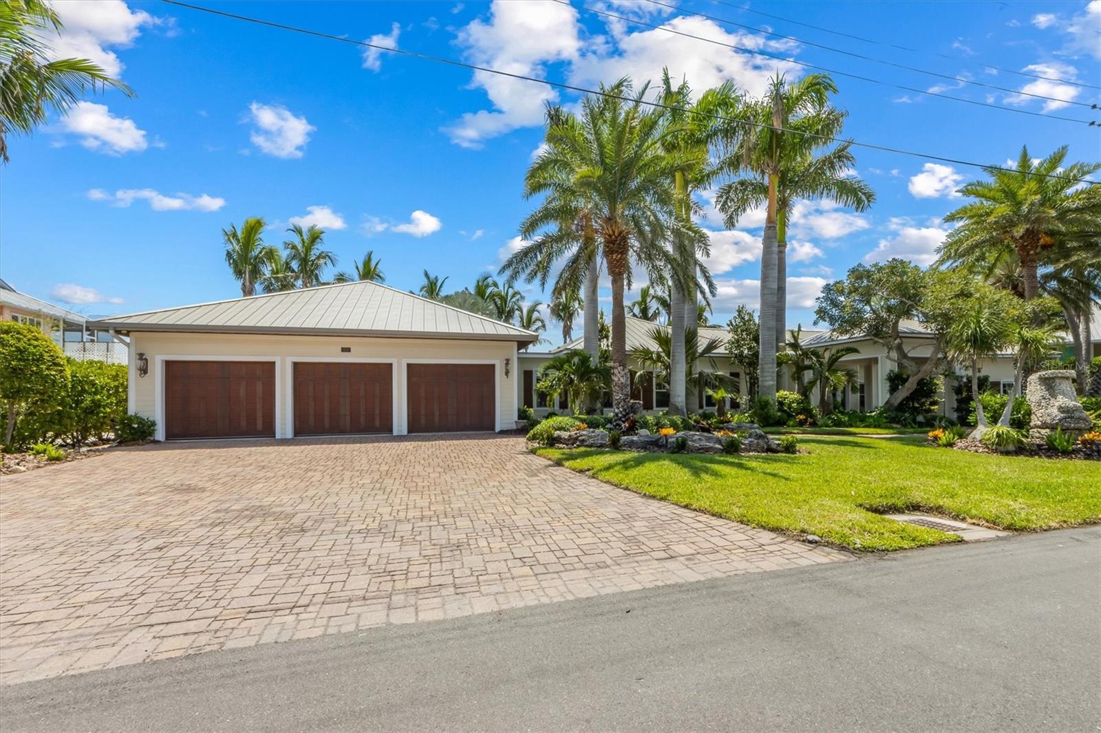 513 BAYVIEW PLACE
