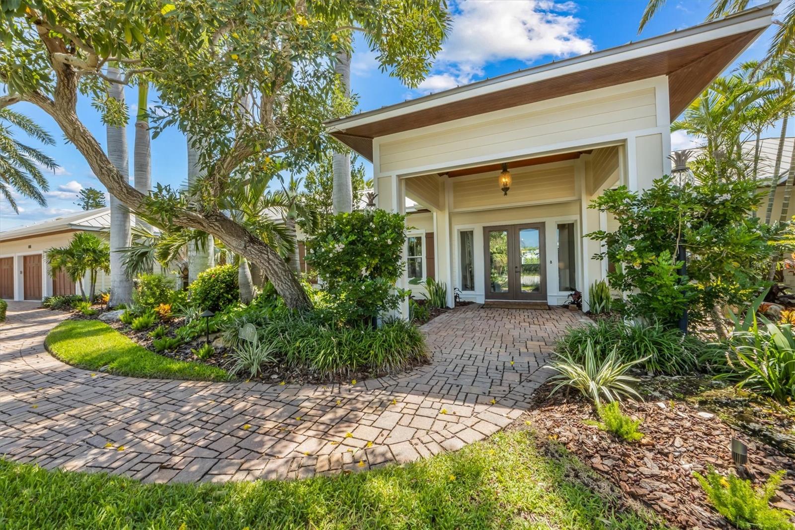 513 BAYVIEW PLACE