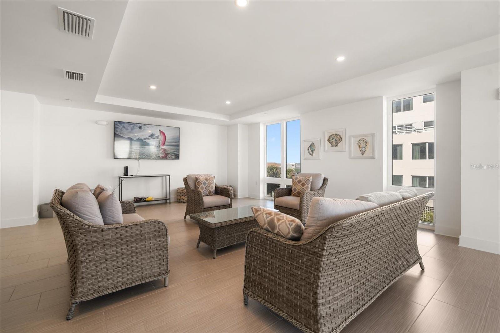 PURA VIDA RESIDENCES CONDO - Residential