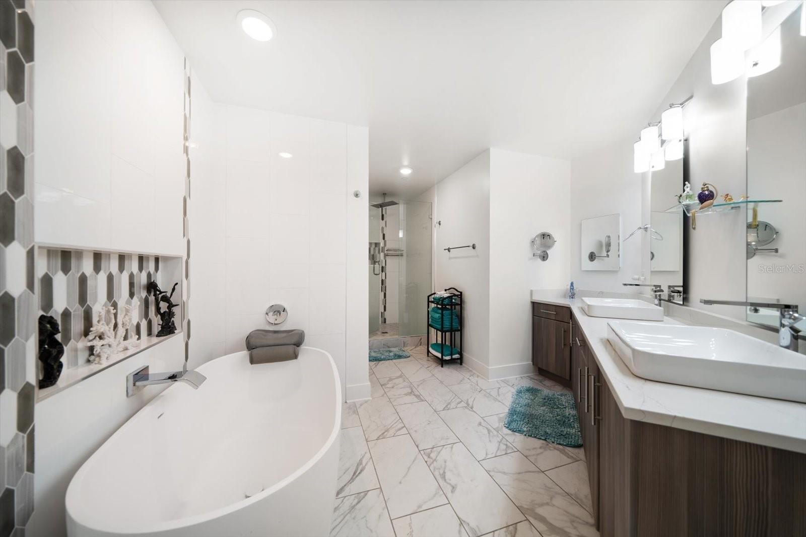 PURA VIDA RESIDENCES CONDO - Residential