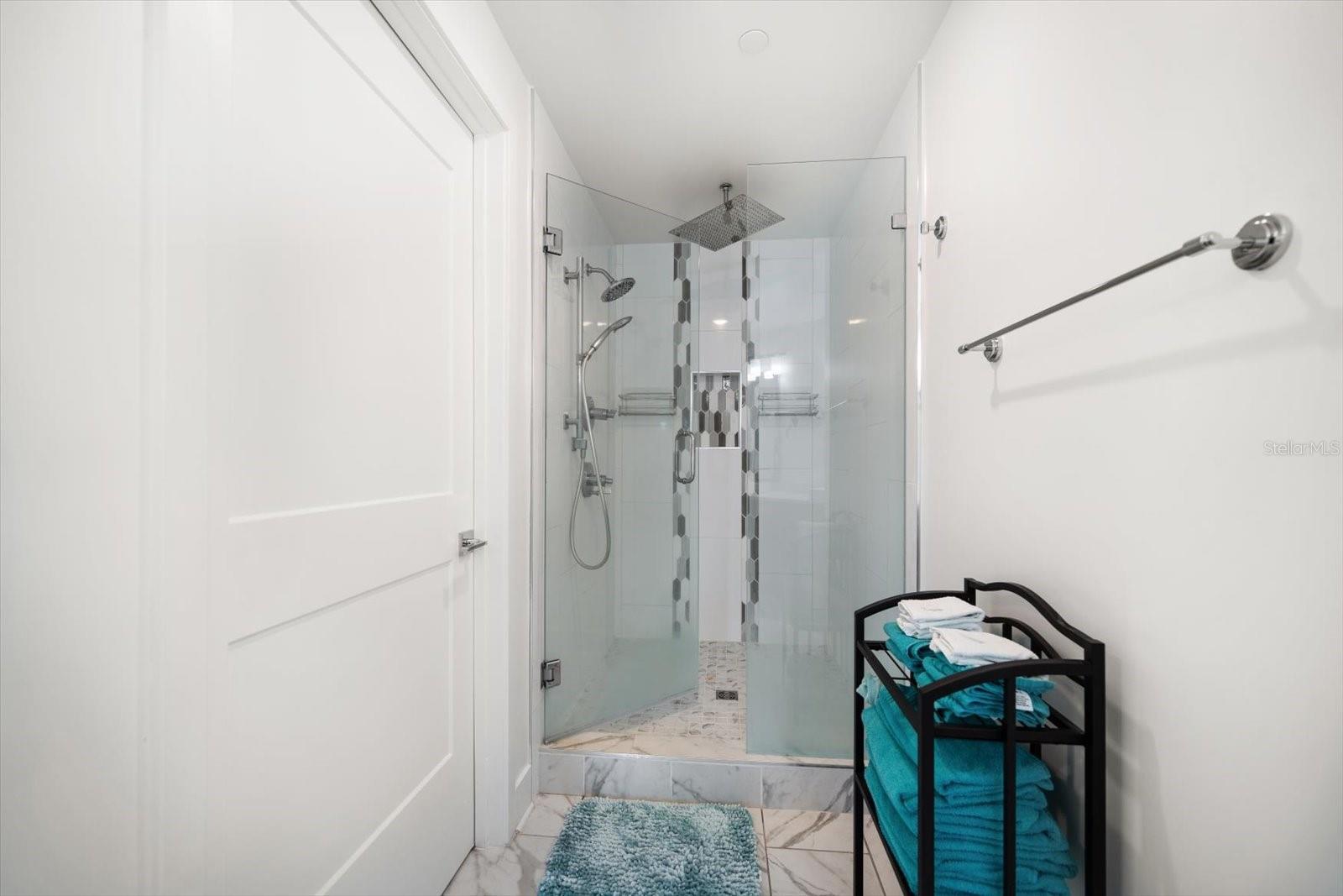 PURA VIDA RESIDENCES CONDO - Residential