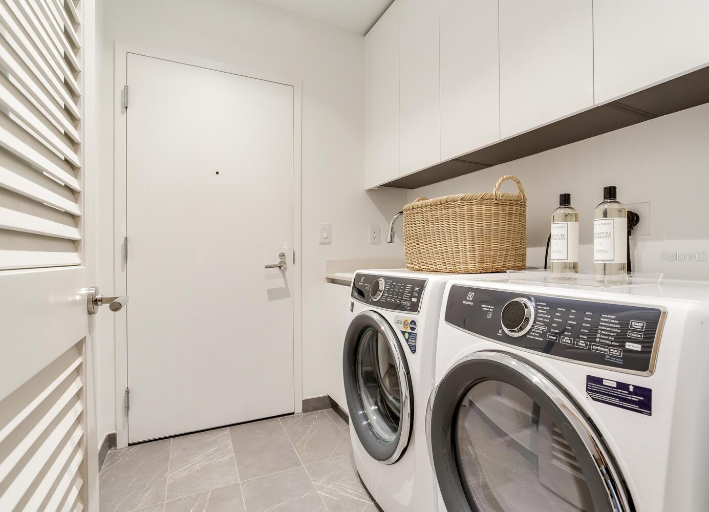 BAYSHORE YSABELLA CONDOMINIUM - Residential