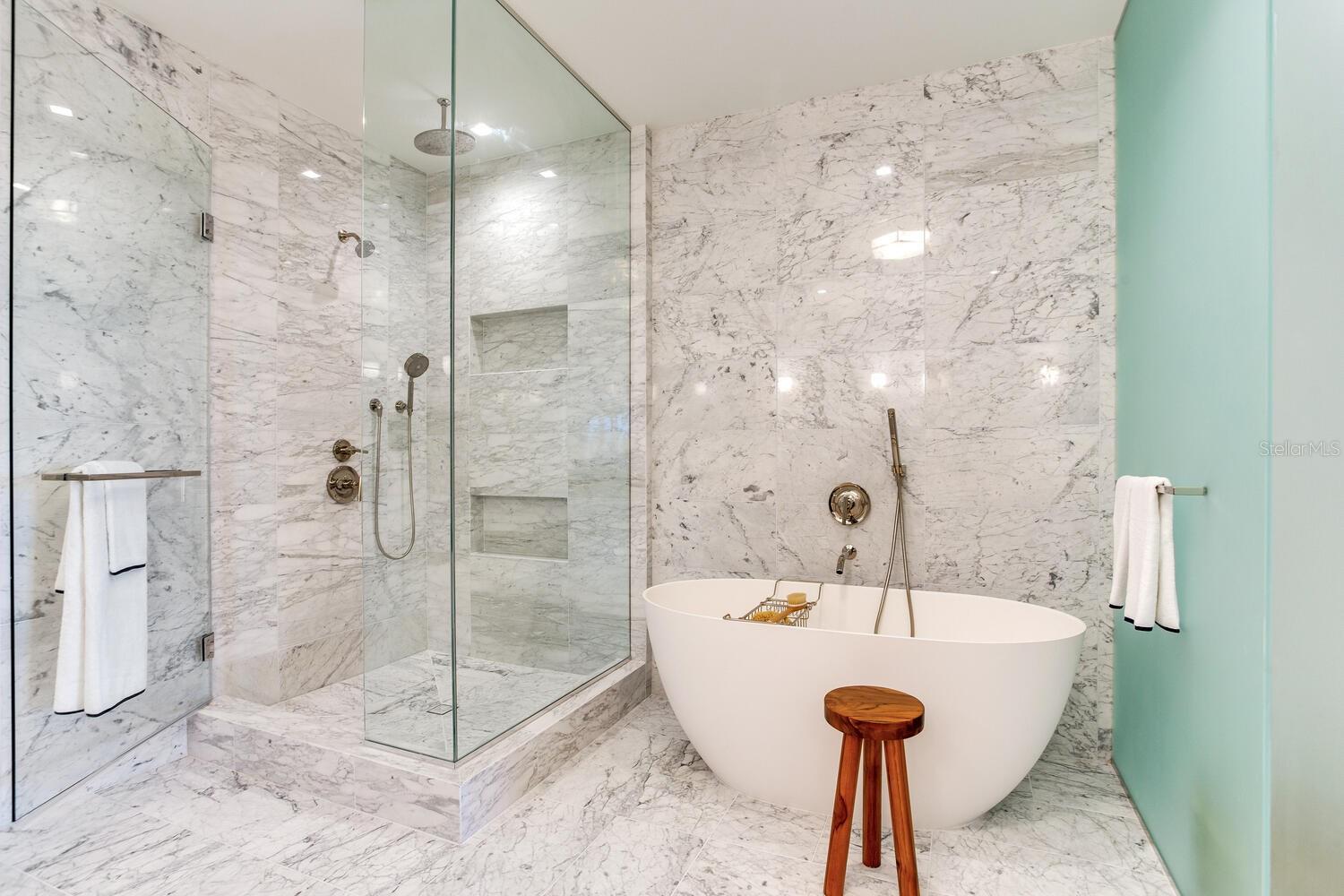 BAYSHORE YSABELLA CONDOMINIUM - Residential