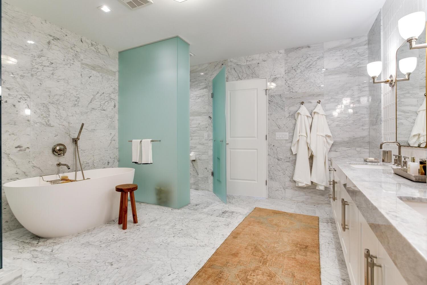 BAYSHORE YSABELLA CONDOMINIUM - Residential