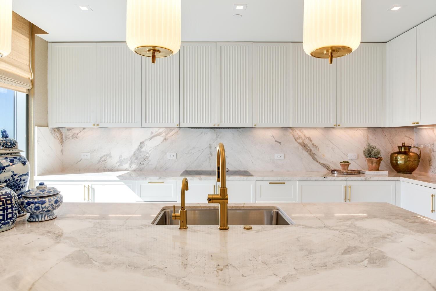 BAYSHORE YSABELLA CONDOMINIUM - Residential