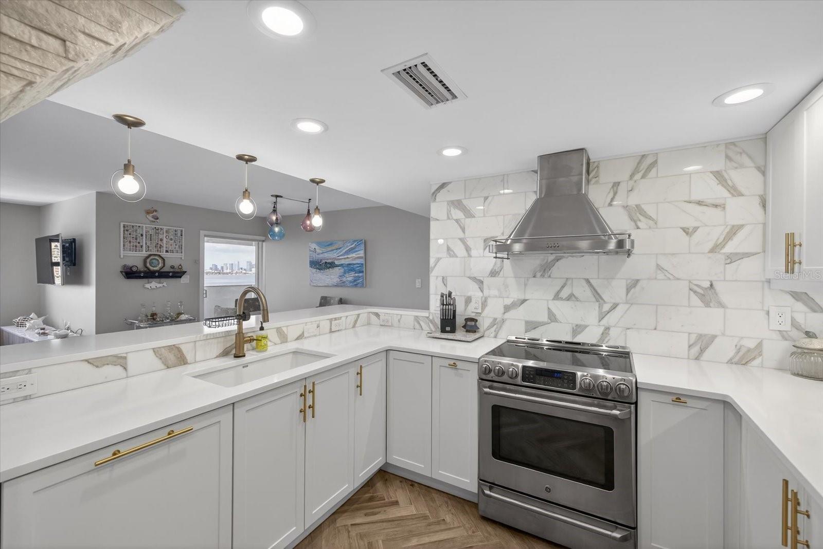 THE PINNACLE APTS A CONDO - Residential