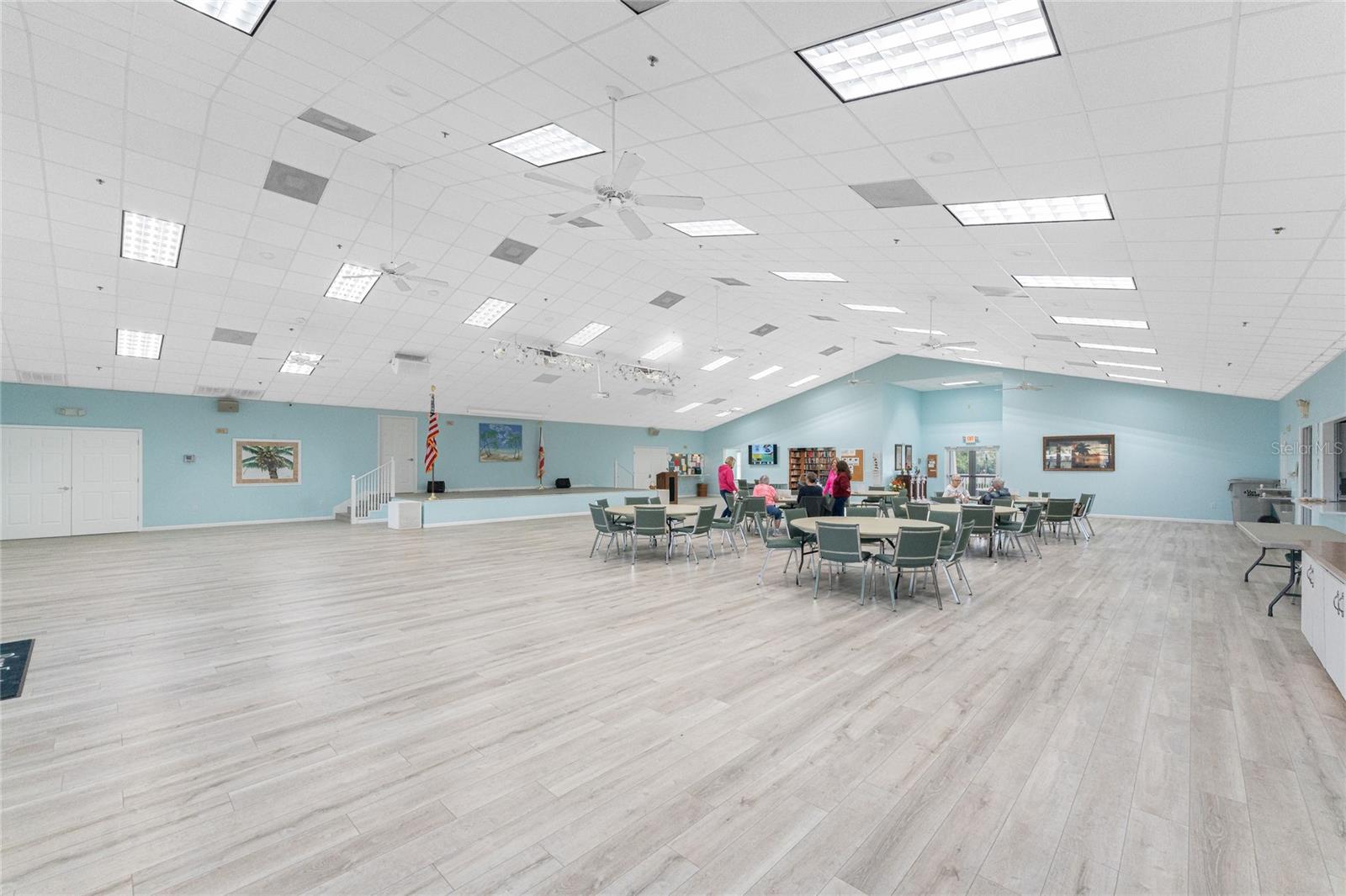 RIVER FOREST MHP - Residential