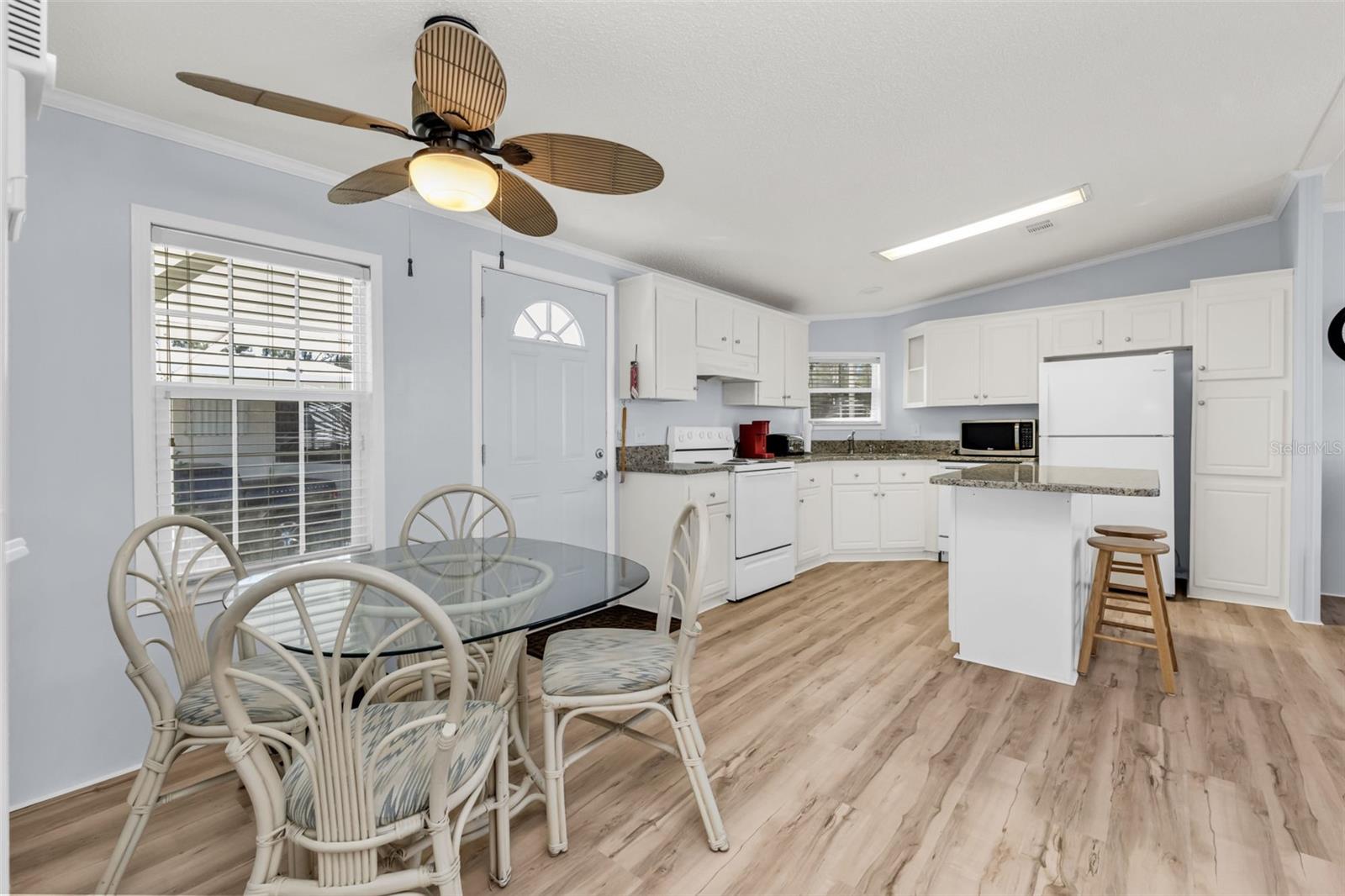 RIVER FOREST MHP - Residential