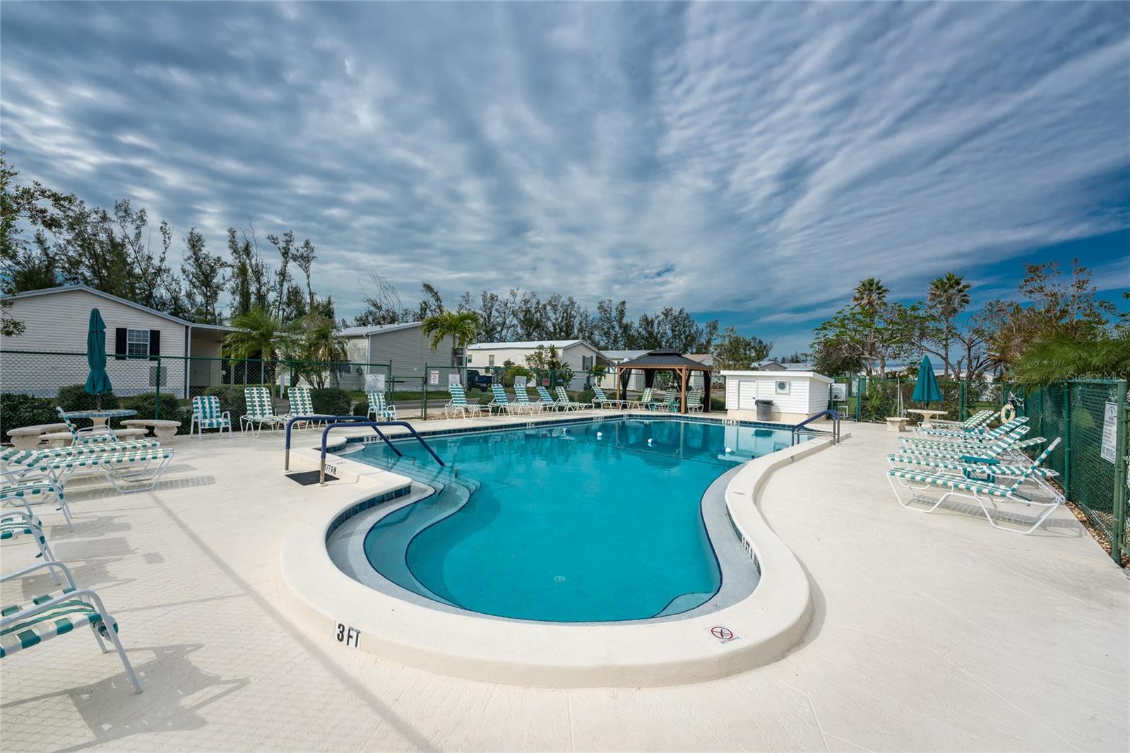 RIVER FOREST MHP - Residential