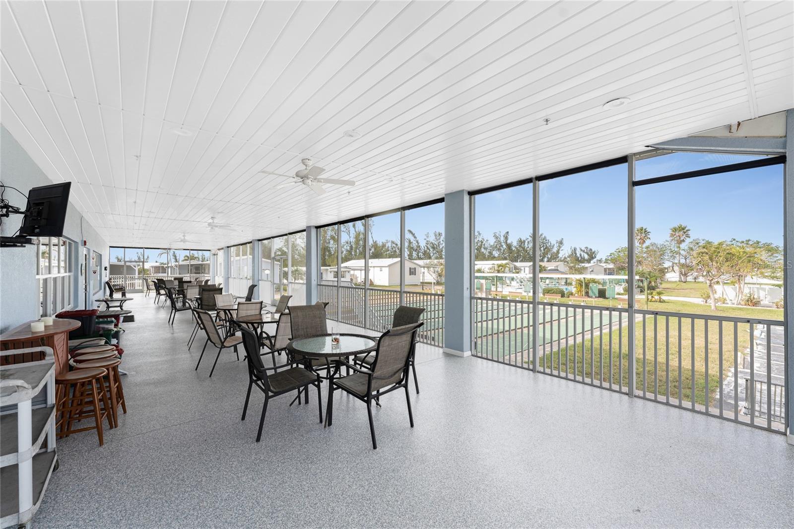 RIVER FOREST MHP - Residential