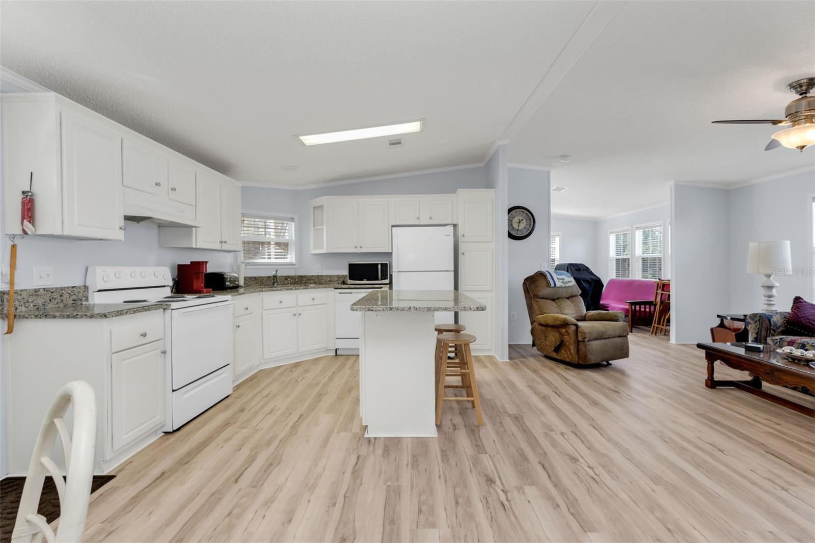 RIVER FOREST MHP - Residential