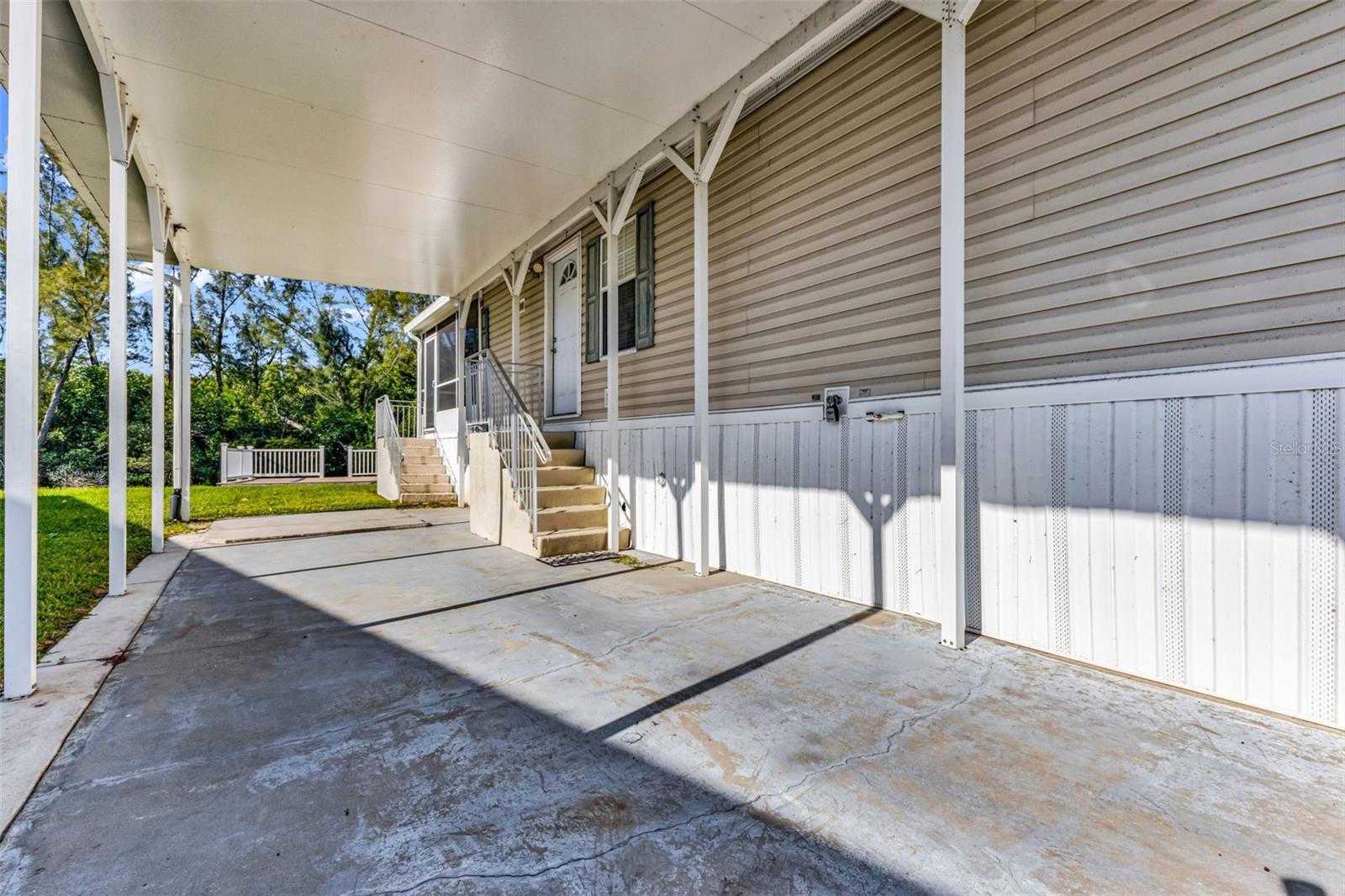 RIVER FOREST MHP - Residential