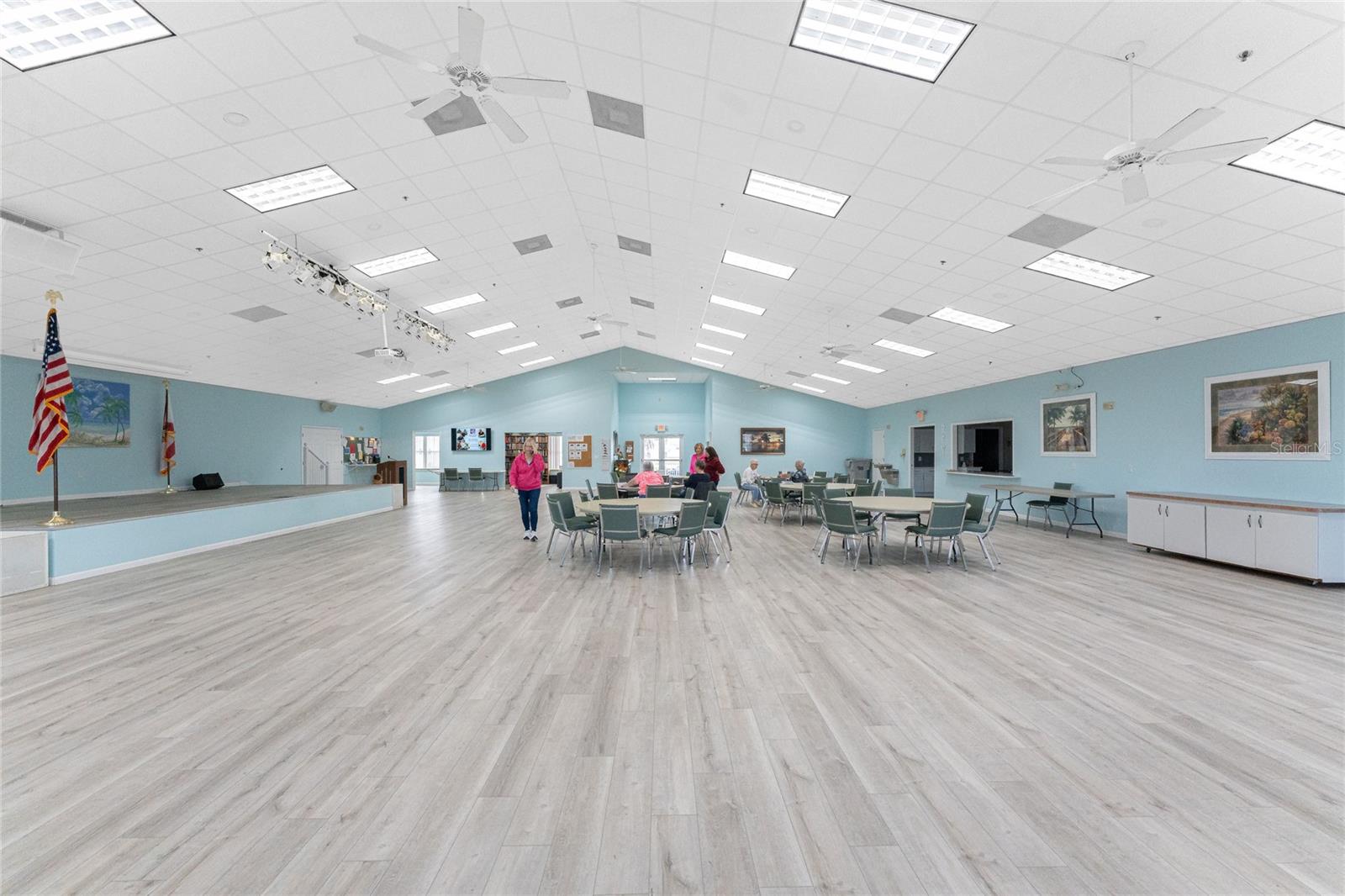 RIVER FOREST MHP - Residential