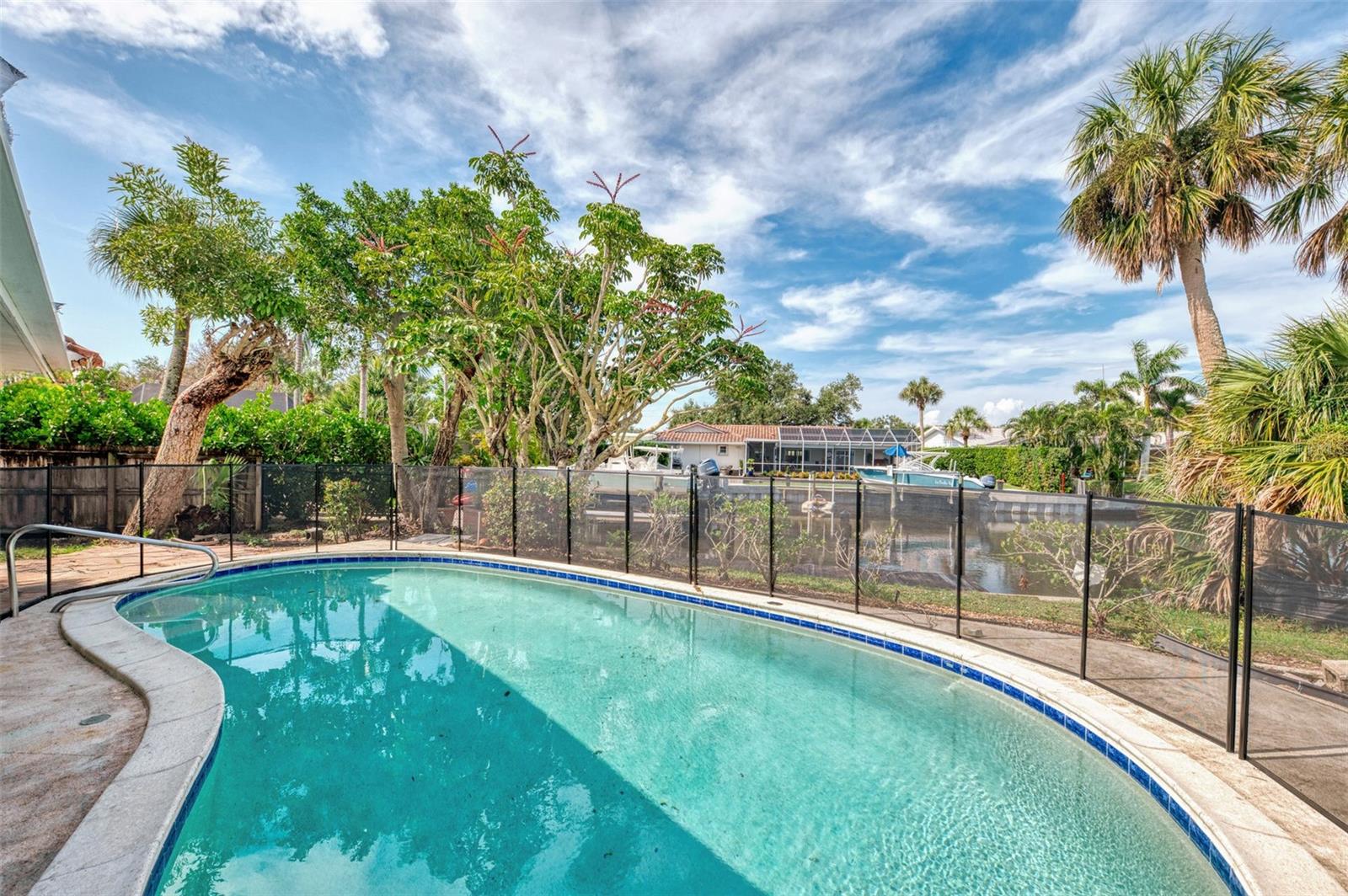 568 VENICE LANE