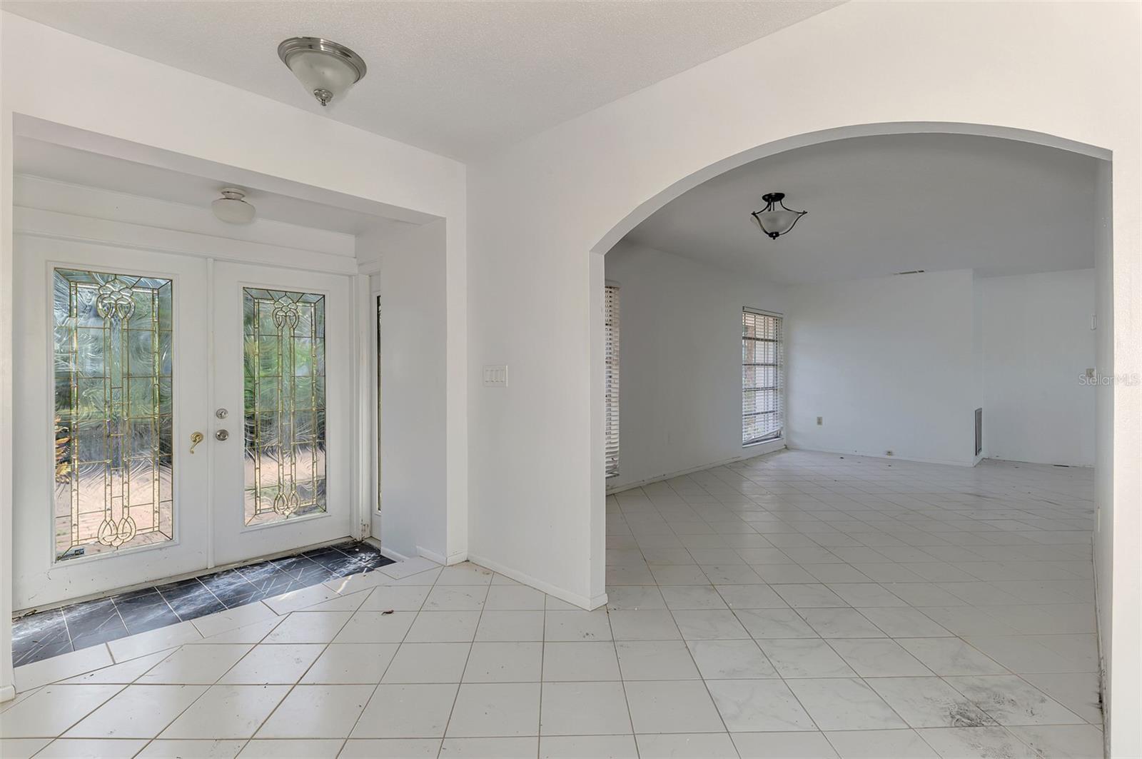 568 VENICE LANE