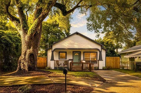 Photo of 1316 E Giddens Avenue, Tampa, FL 33603 (MLS # TB8535868)