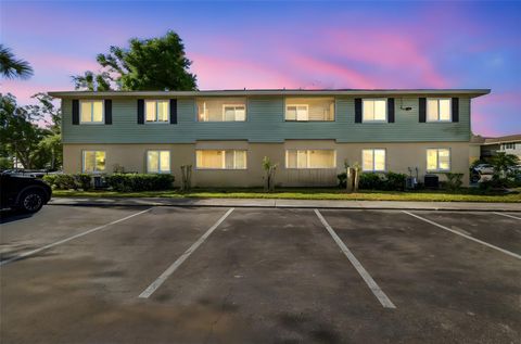 Photo of 229 Red Maple Place, Brandon, FL 33510 (MLS # TB8493428)