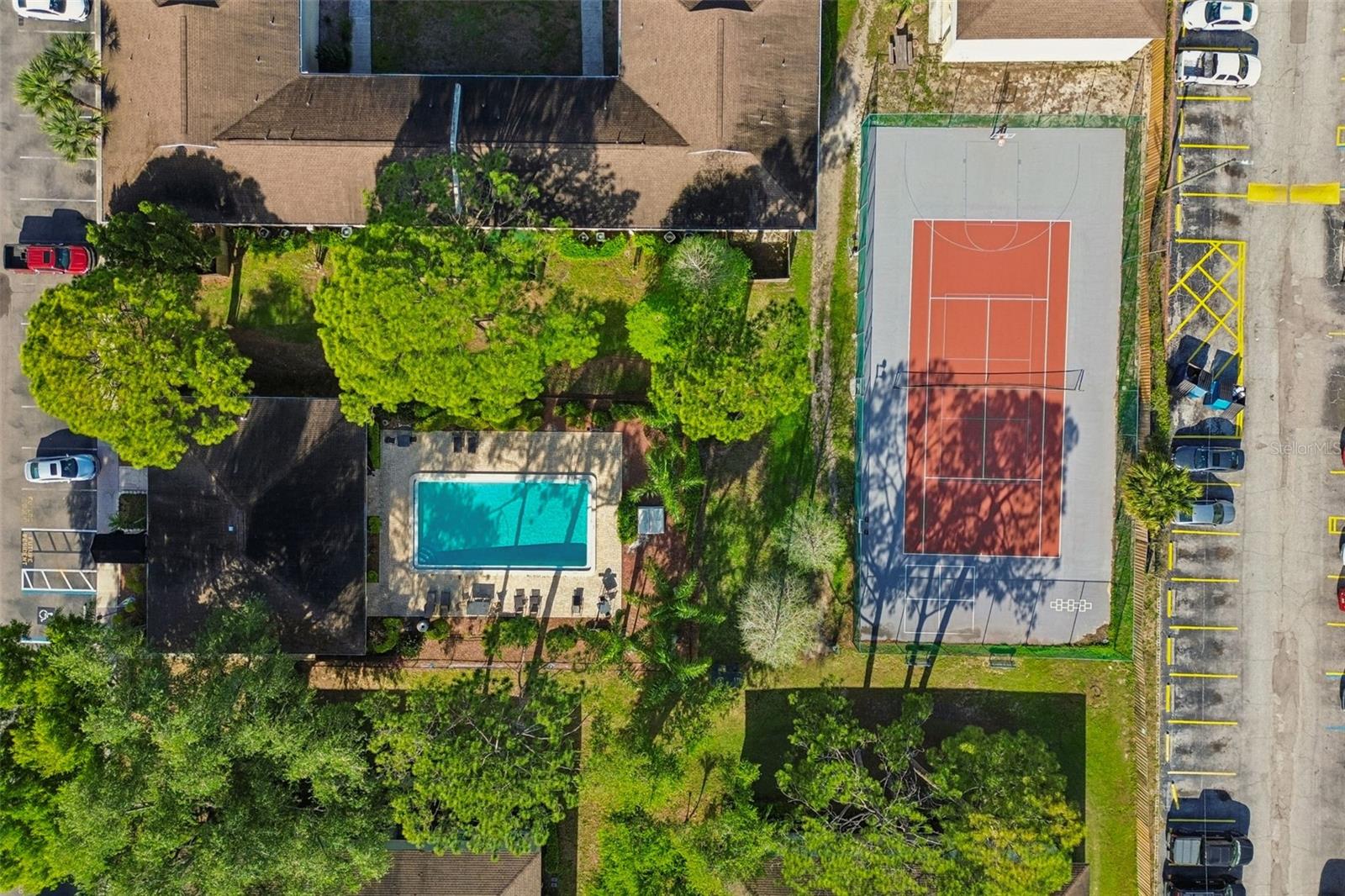 THE HAMPTONS AT BRANDON A CONDO - Residential