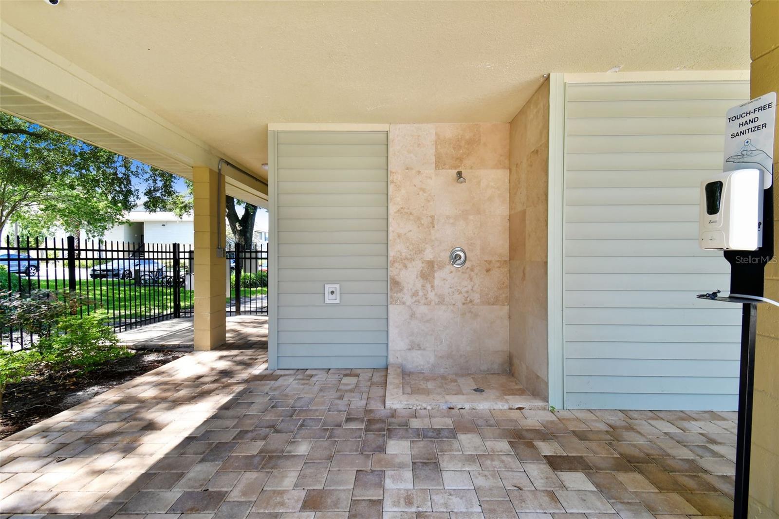 THE HAMPTONS AT BRANDON A CONDO - Residential