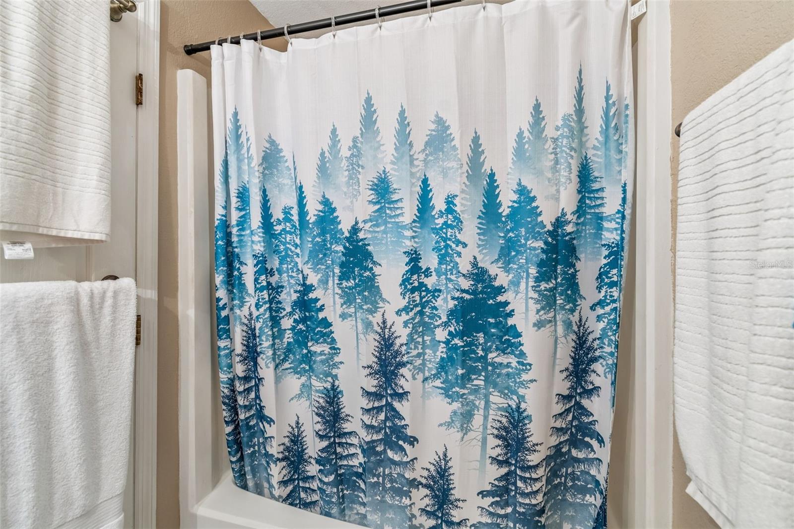 THE HAMPTONS AT BRANDON A CONDO - Residential