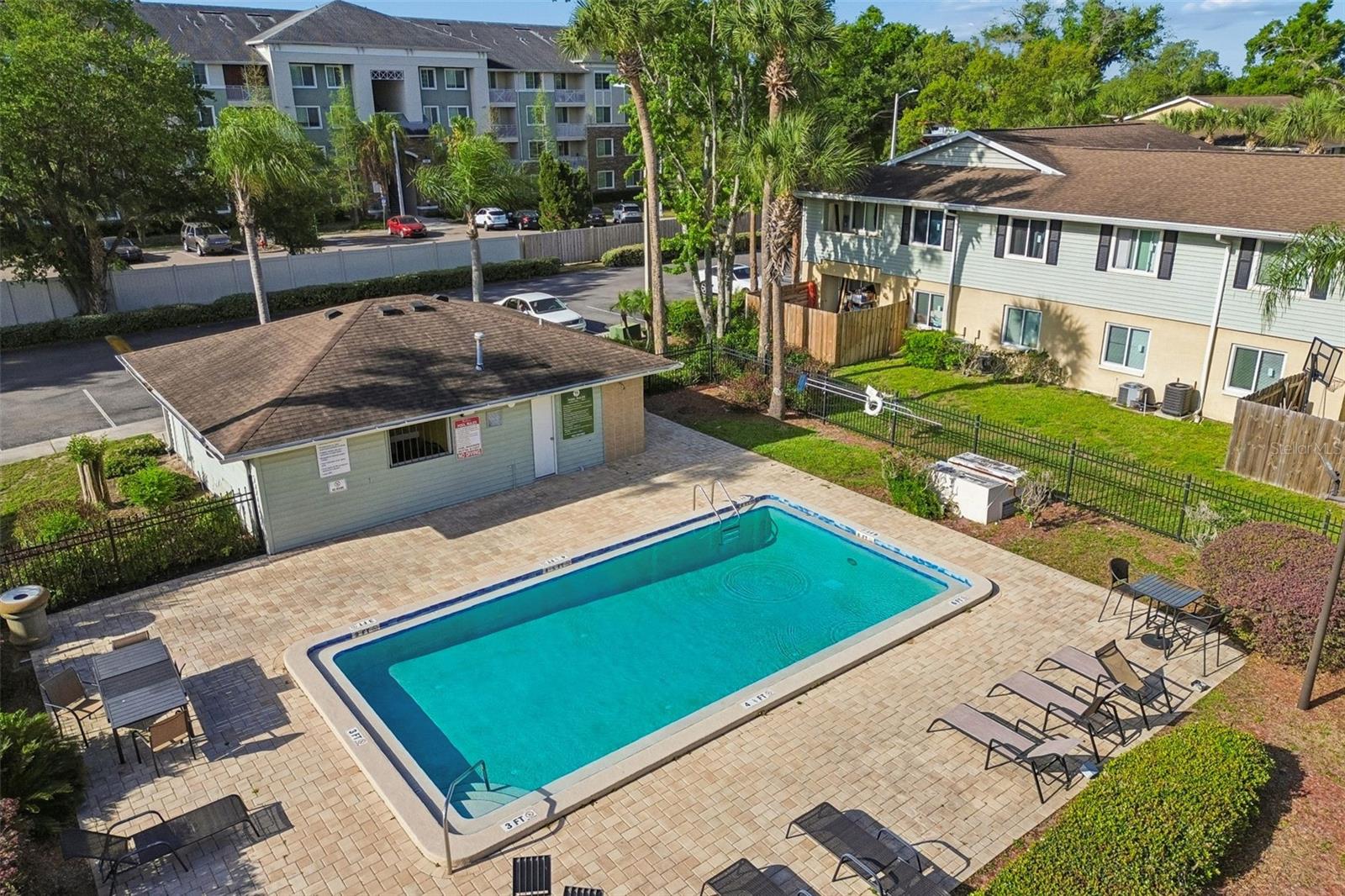 THE HAMPTONS AT BRANDON A CONDO - Residential