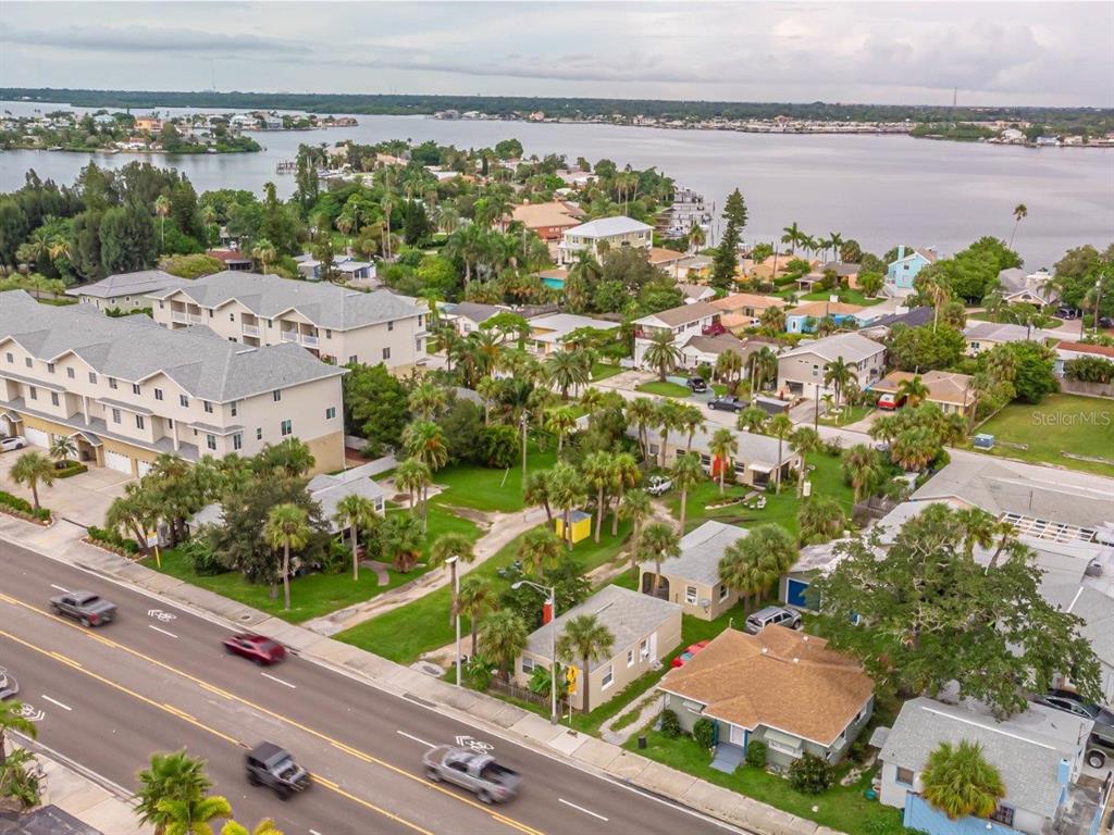 Photo 3 of 11 of 15405 GULF BOULEVARD A6 townhome