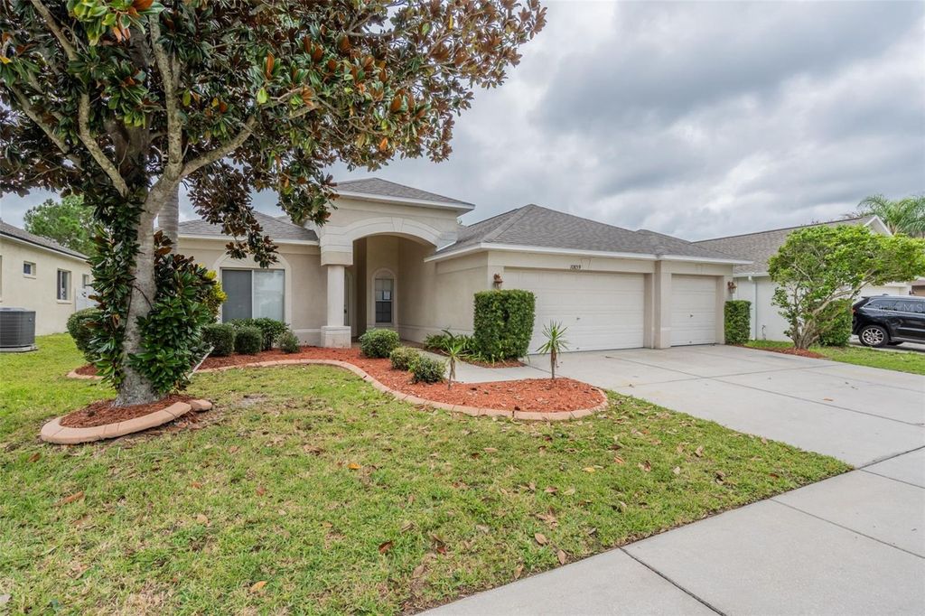 Photo of 10859 Hoffner Edge Drive, Riverview, FL 33579 (MLS # O6335852)