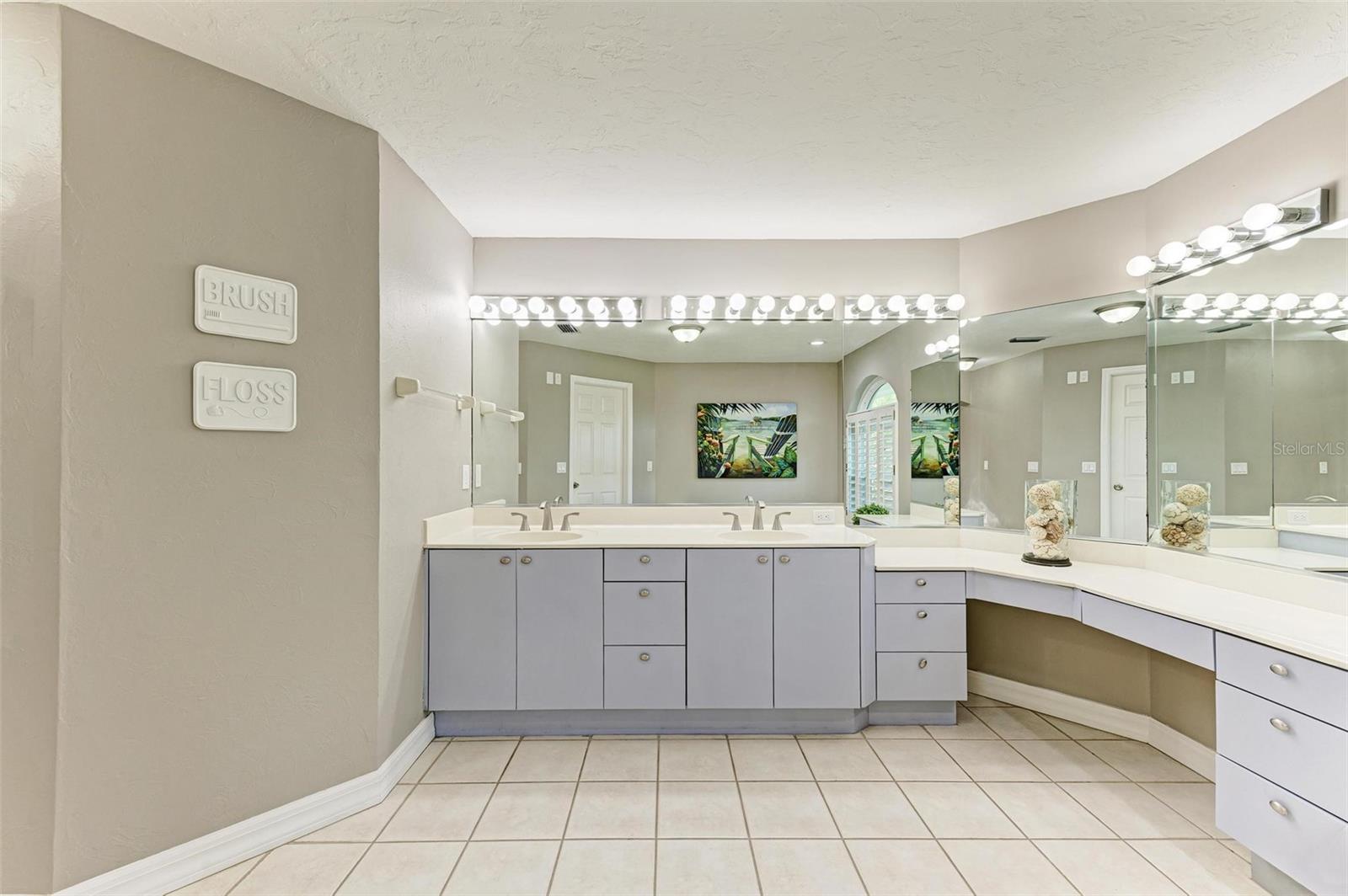 SIESTA ISLES - Residential