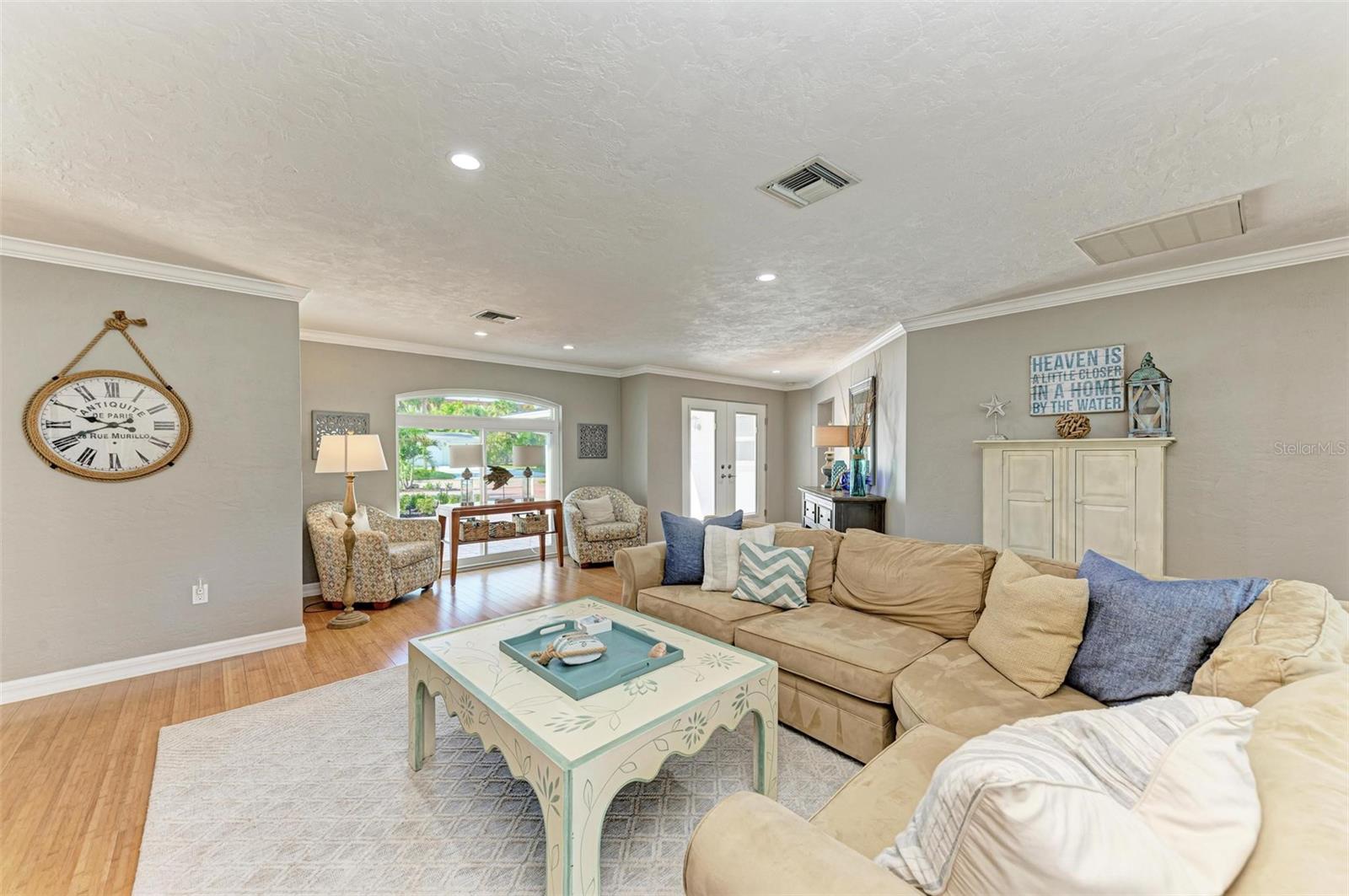 SIESTA ISLES - Residential