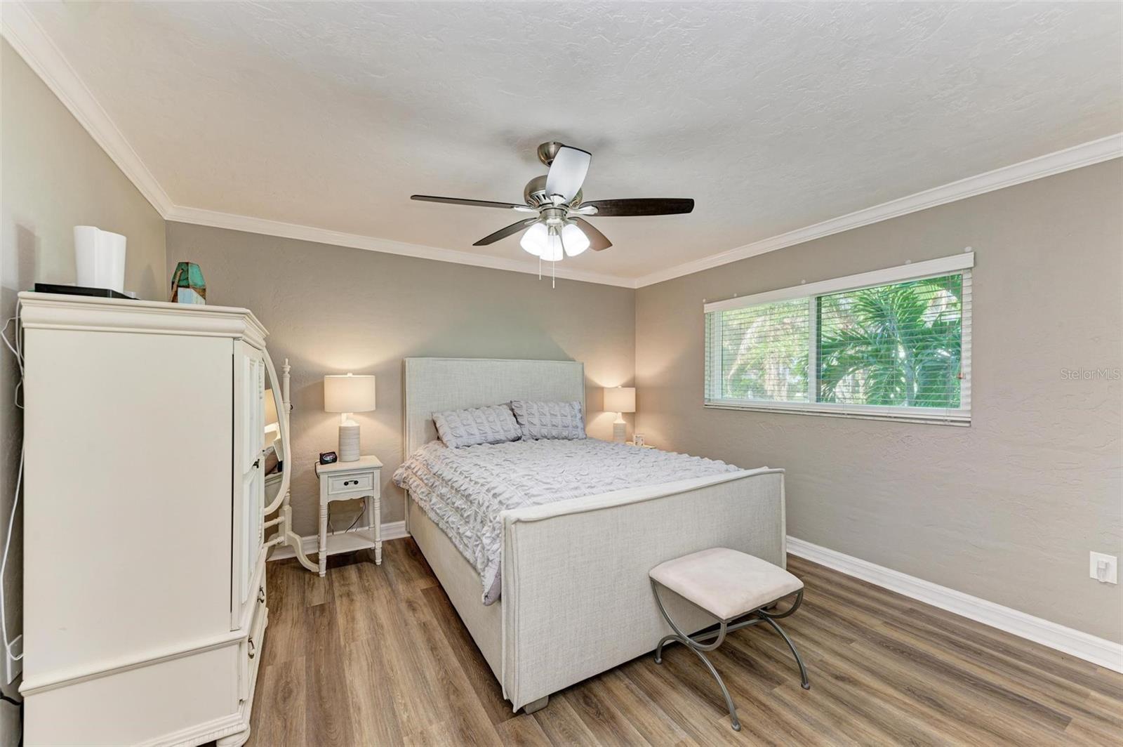 SIESTA ISLES - Residential