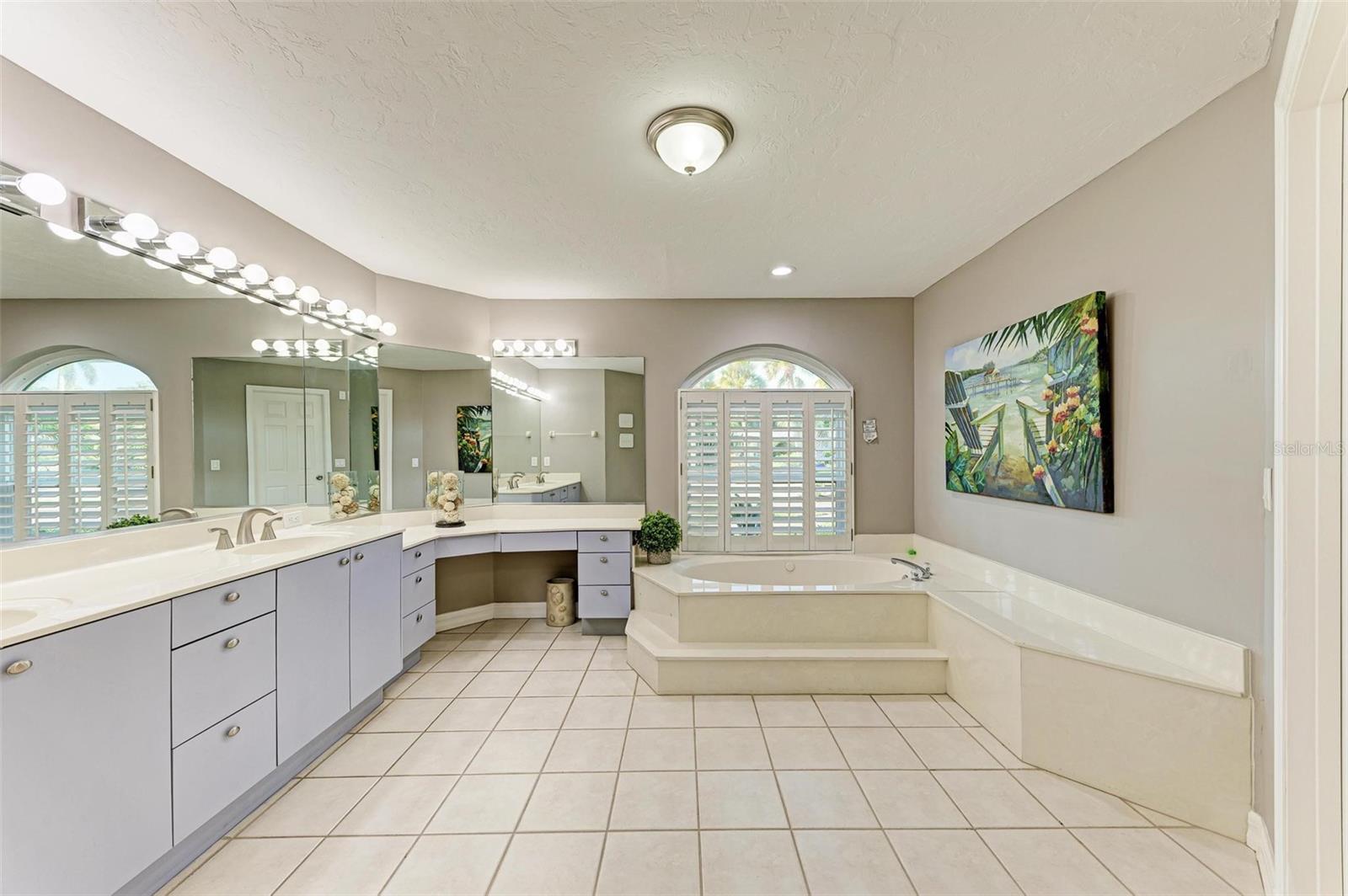 SIESTA ISLES - Residential