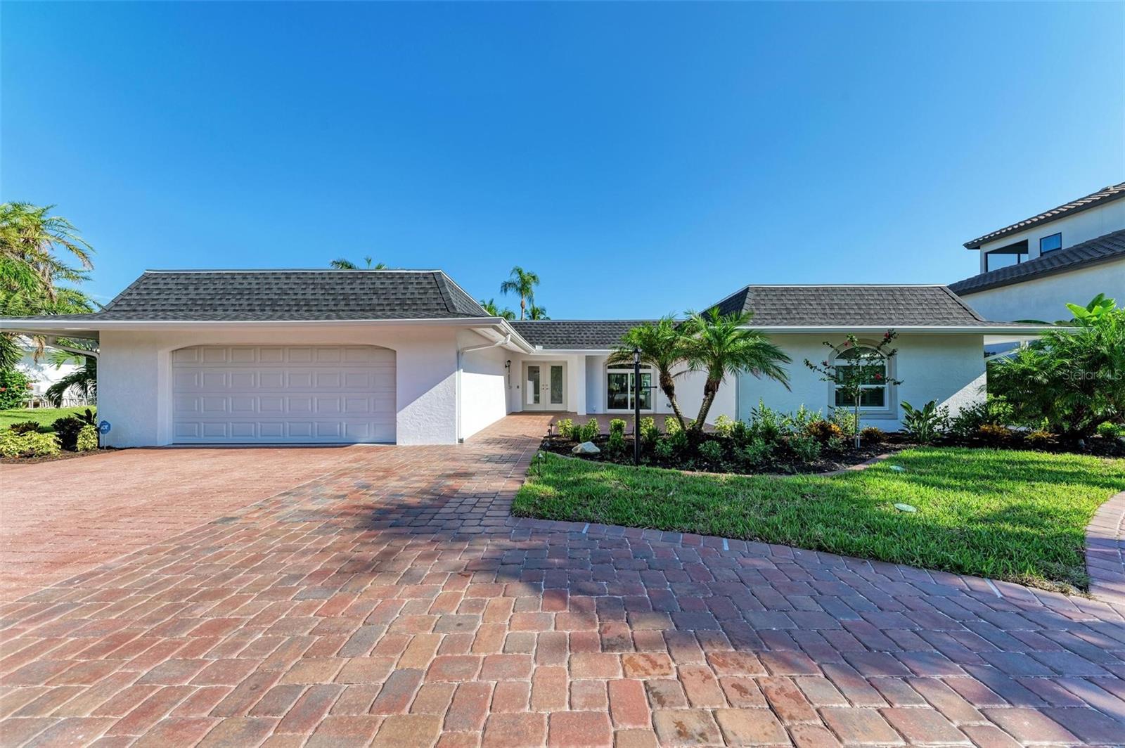 SIESTA ISLES - Residential