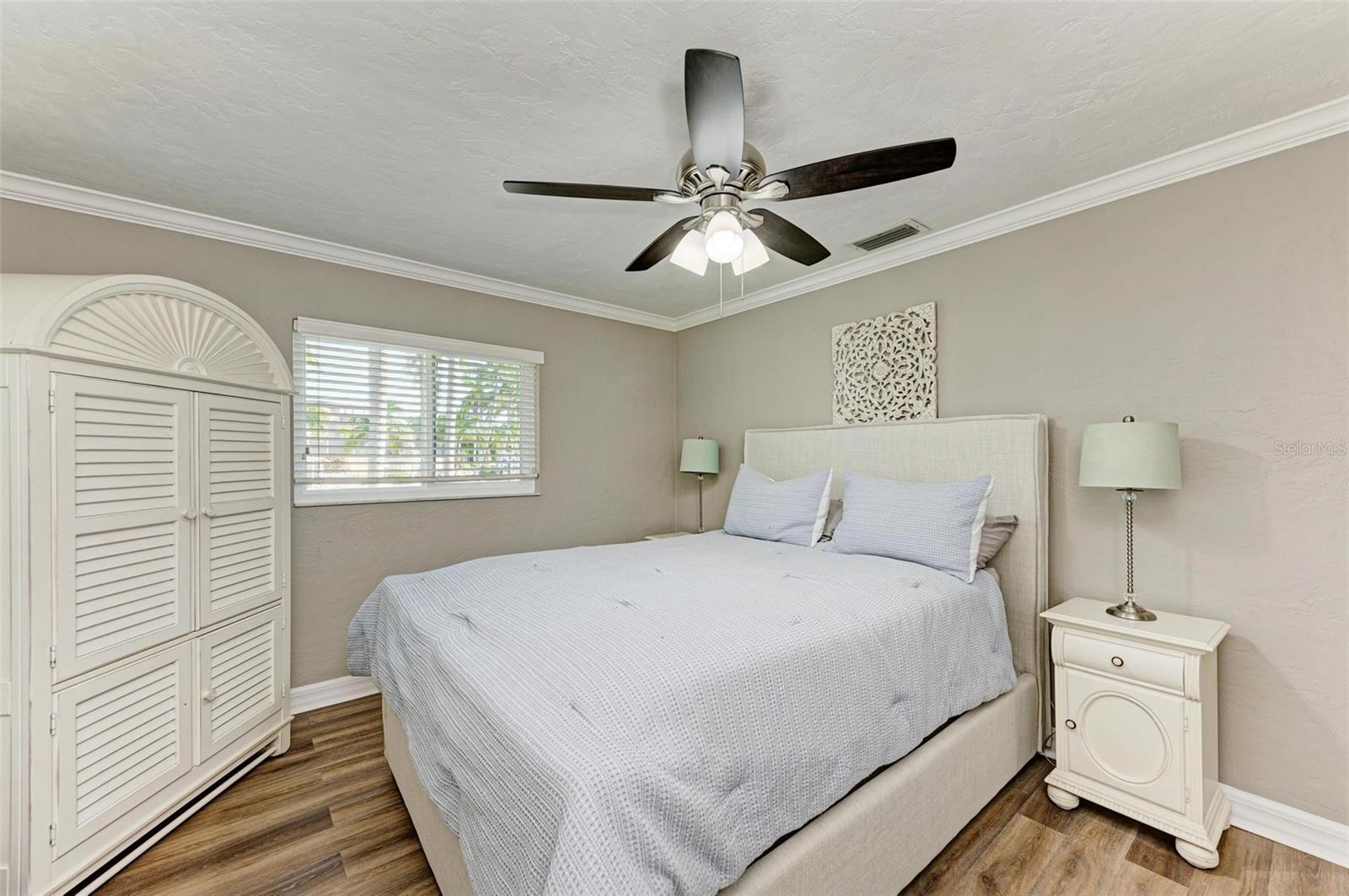 SIESTA ISLES - Residential