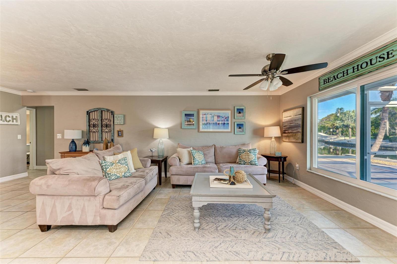 SIESTA ISLES - Residential