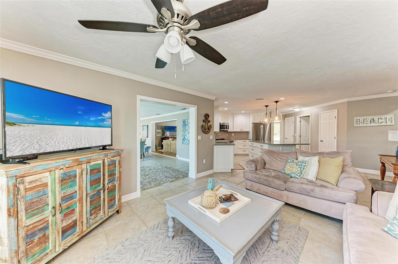 SIESTA ISLES - Residential