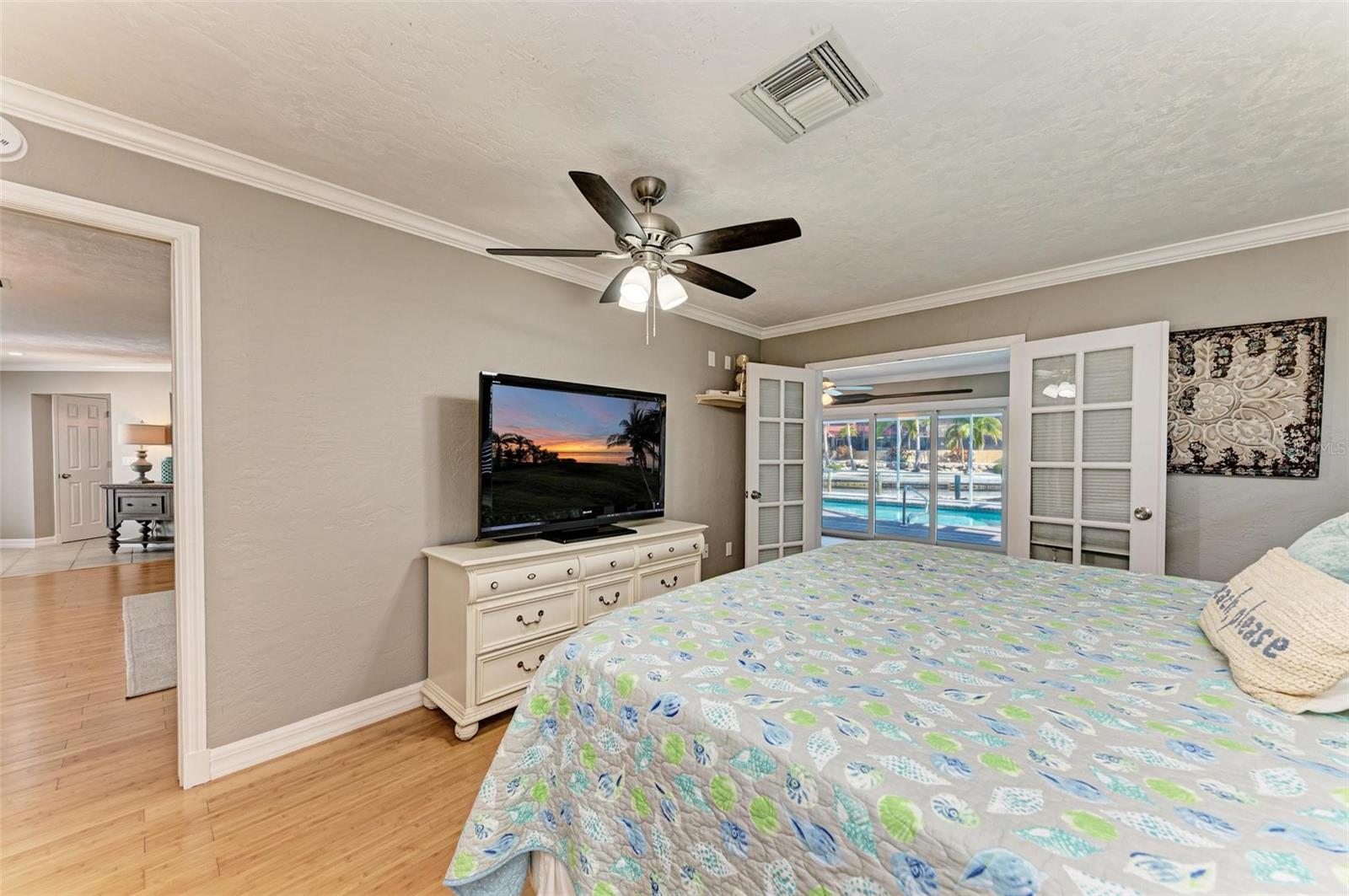 SIESTA ISLES - Residential