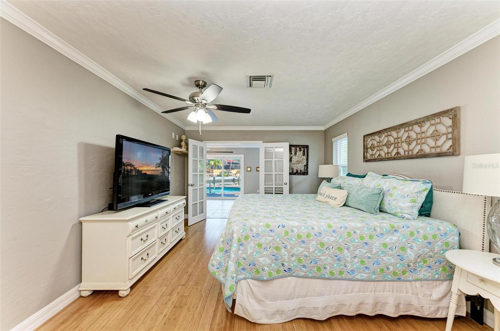 SIESTA ISLES - Residential