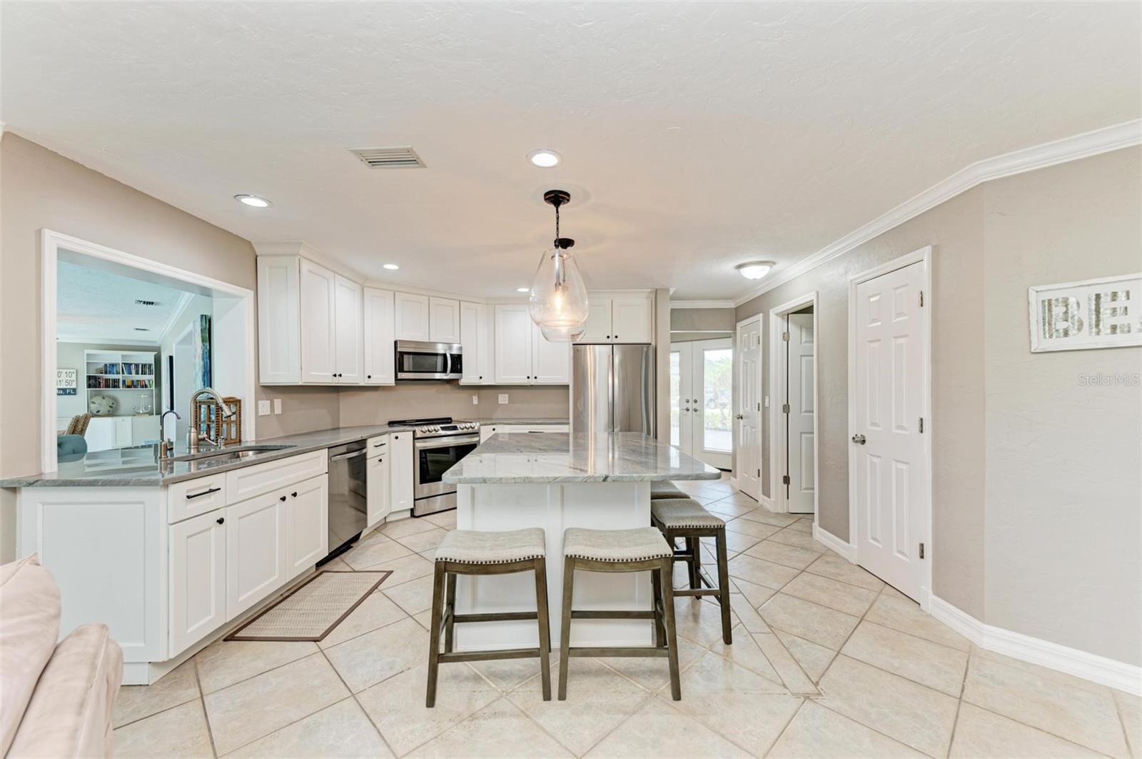 SIESTA ISLES - Residential