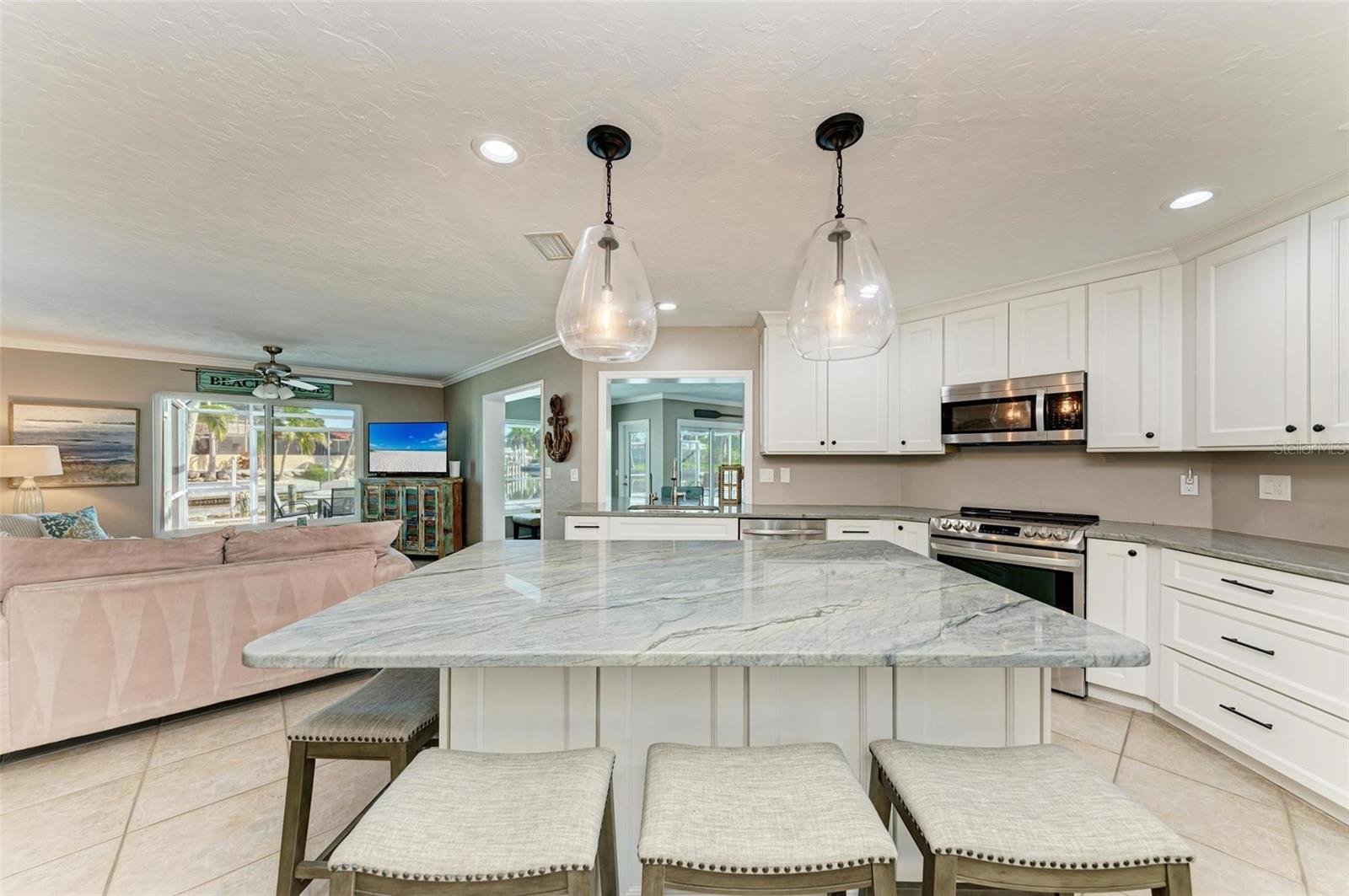 SIESTA ISLES - Residential