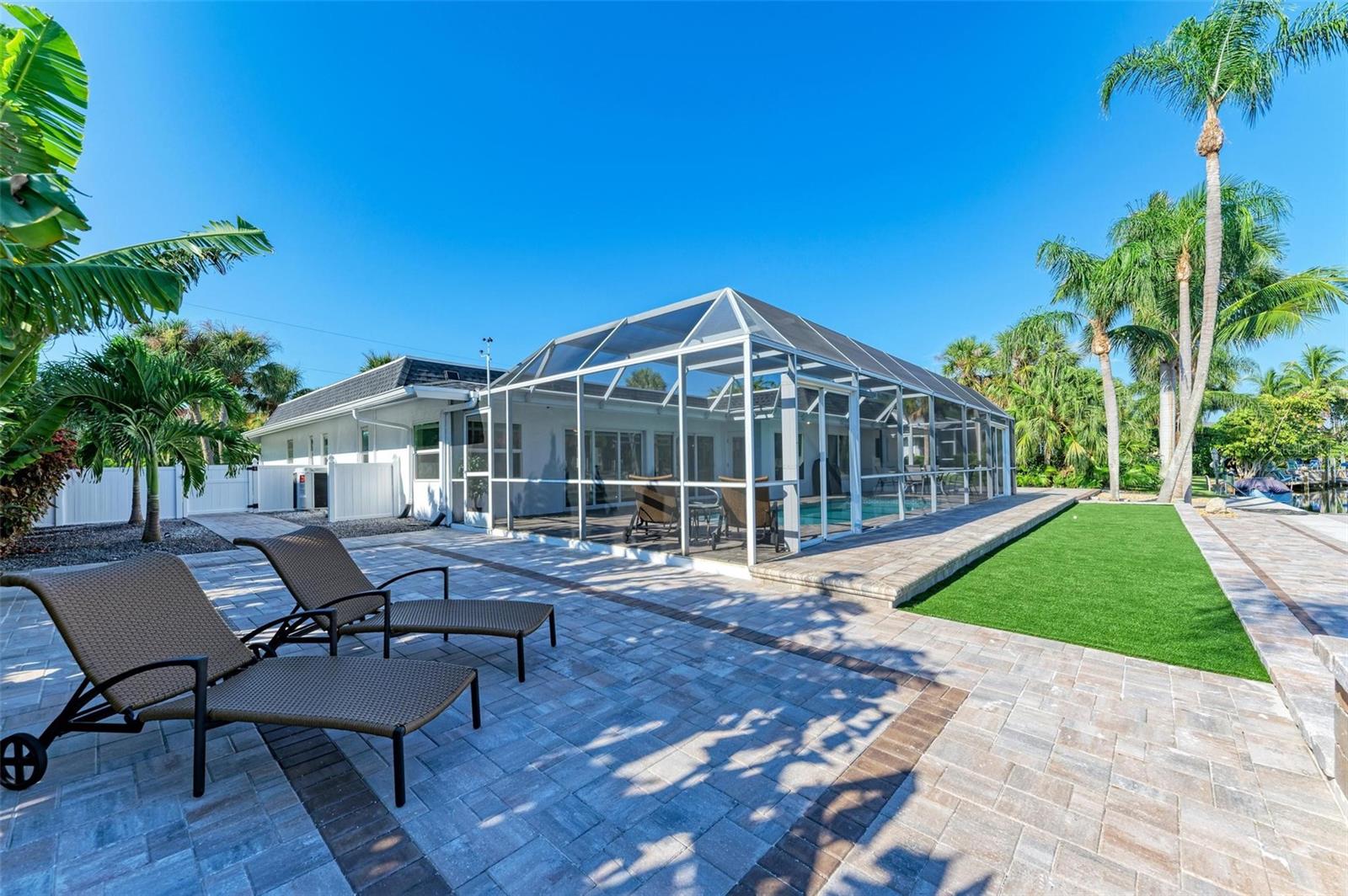 SIESTA ISLES - Residential