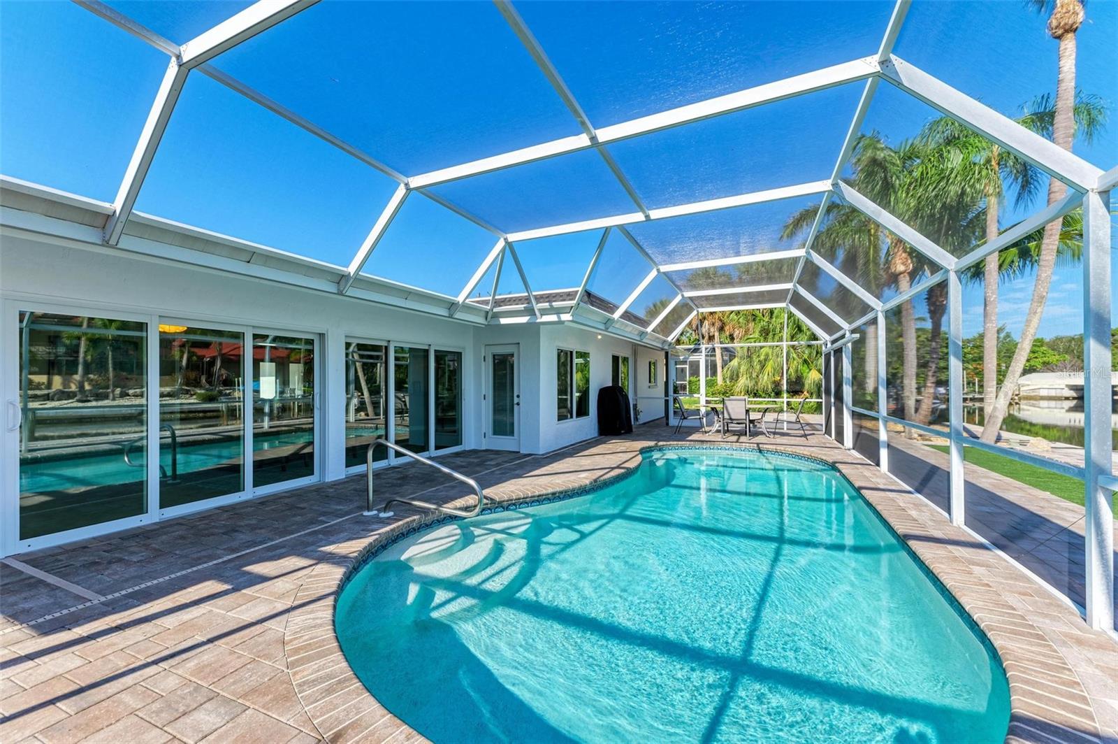 SIESTA ISLES - Residential