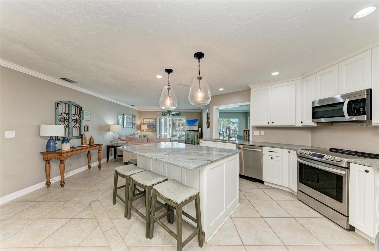 SIESTA ISLES - Residential