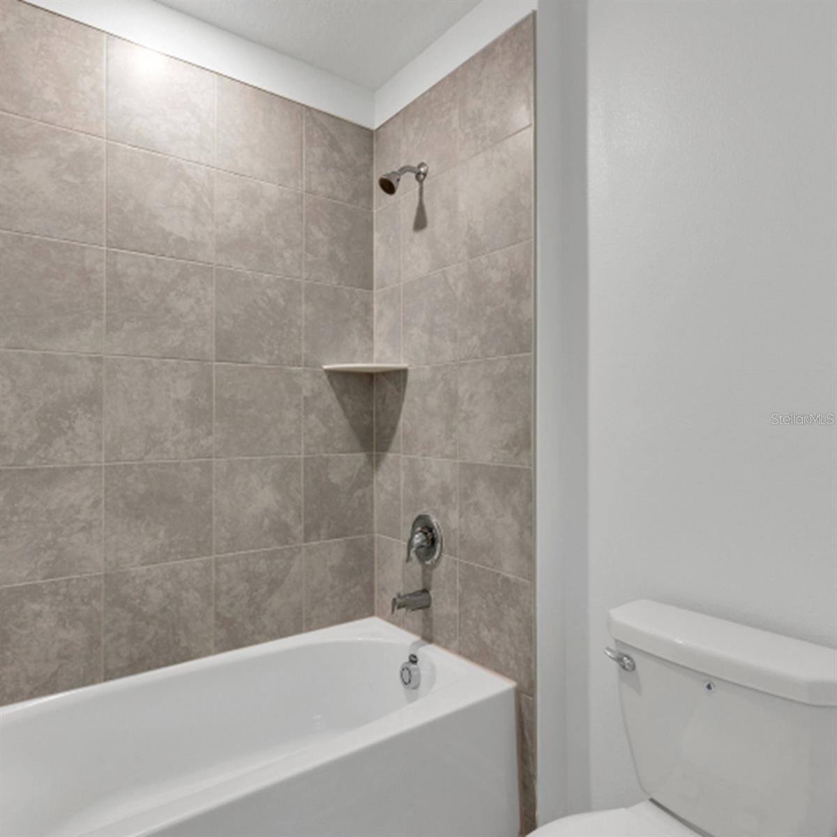 ASTONIA NORTH - Residential Lease