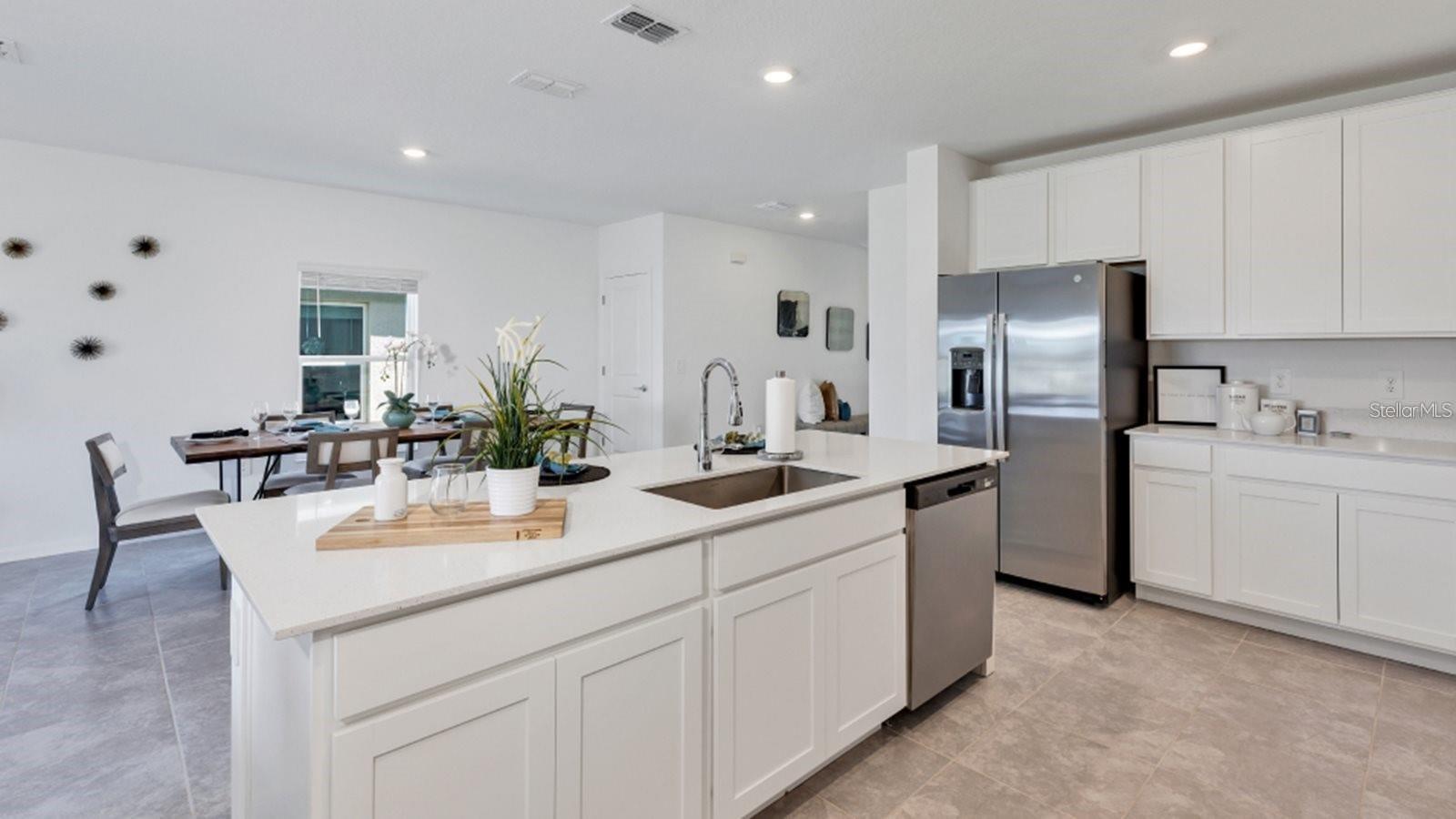 ASTONIA NORTH - Residential Lease